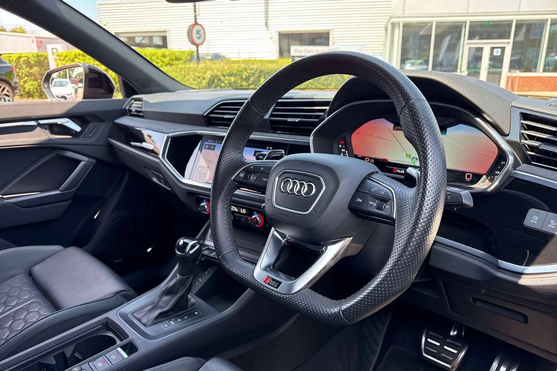 Audi RS Q3 thumbnail image number 30