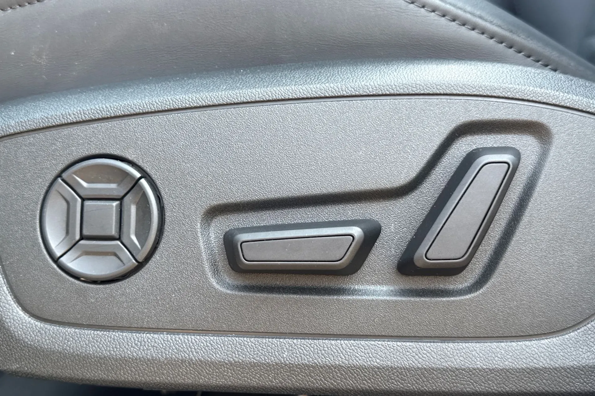 Audi RS Q3 thumbnail image number 33