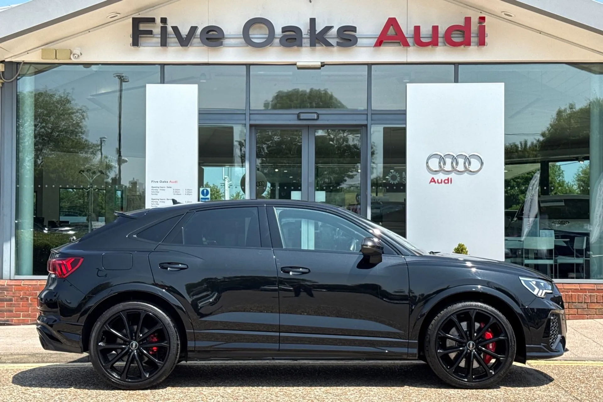 Audi RS Q3 thumbnail image number 2