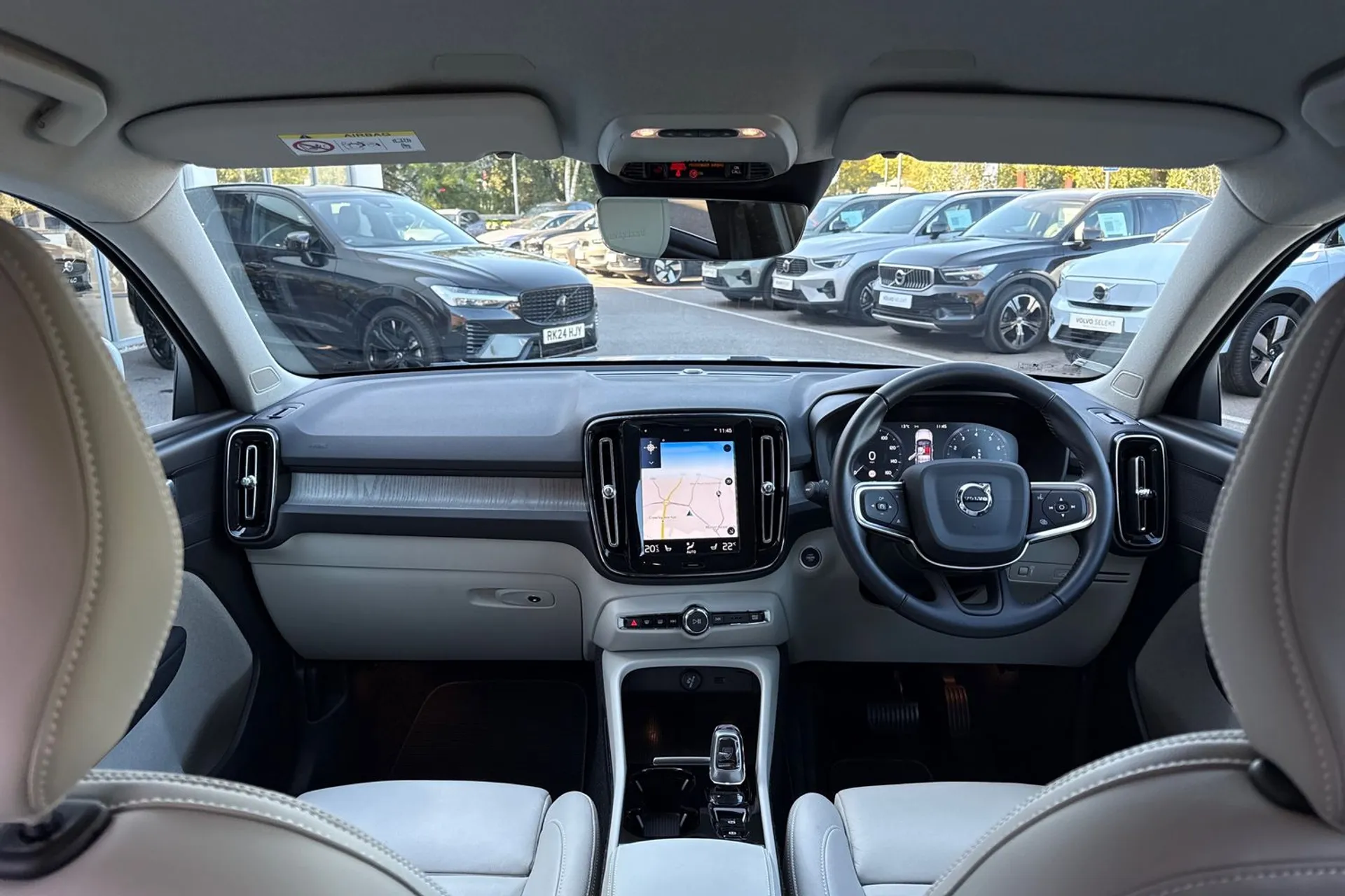 Volvo XC40 thumbnail image number 3