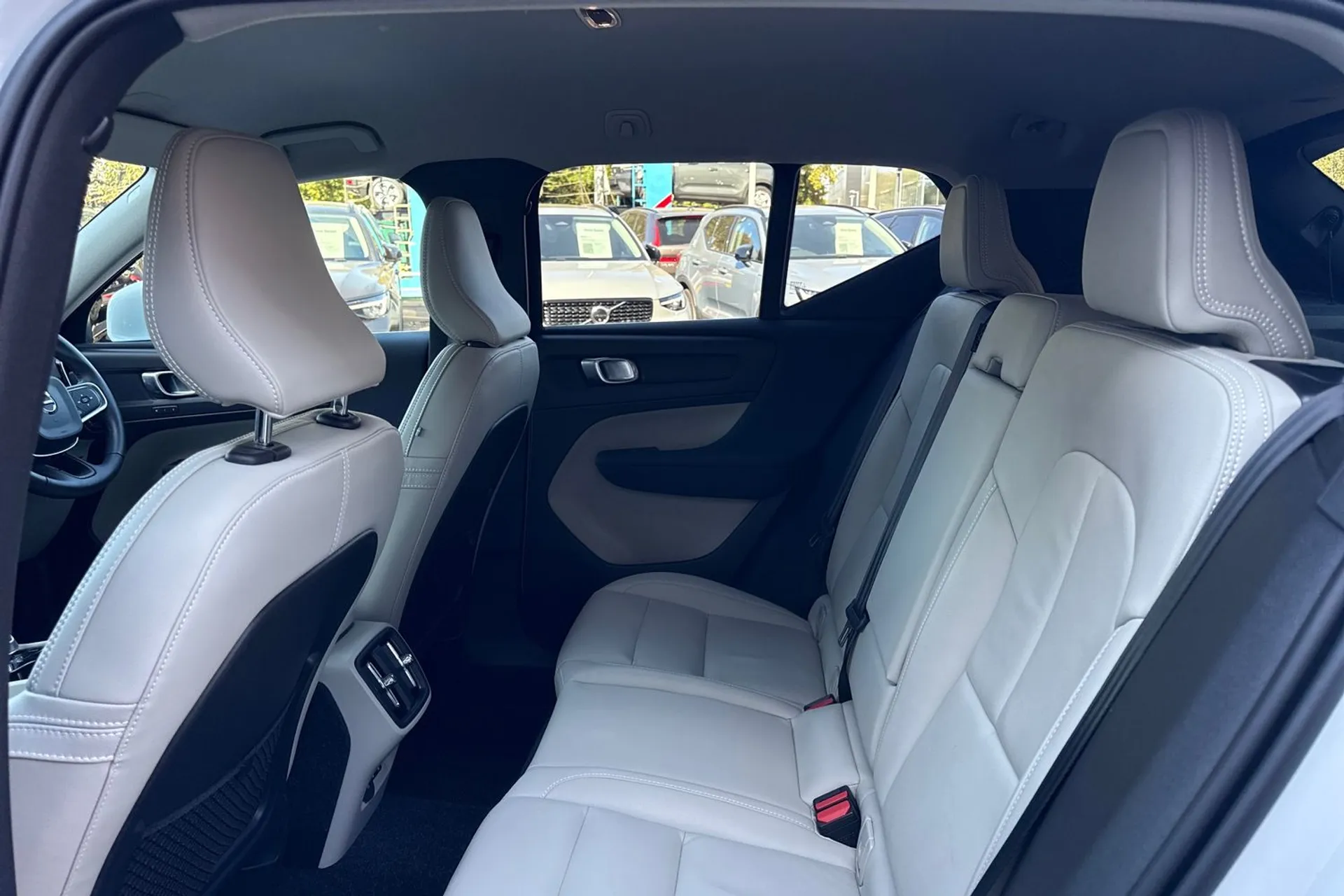 Volvo XC40 thumbnail image number 29