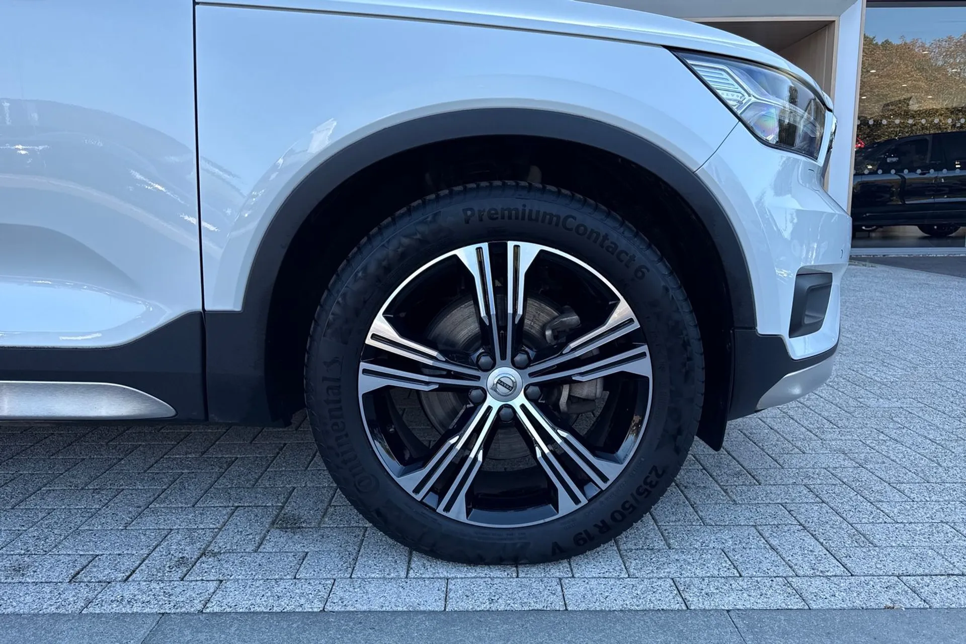 Volvo XC40 thumbnail image number 13