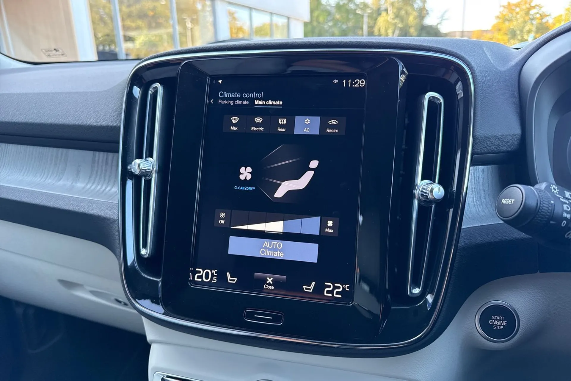 Volvo XC40 thumbnail image number 38