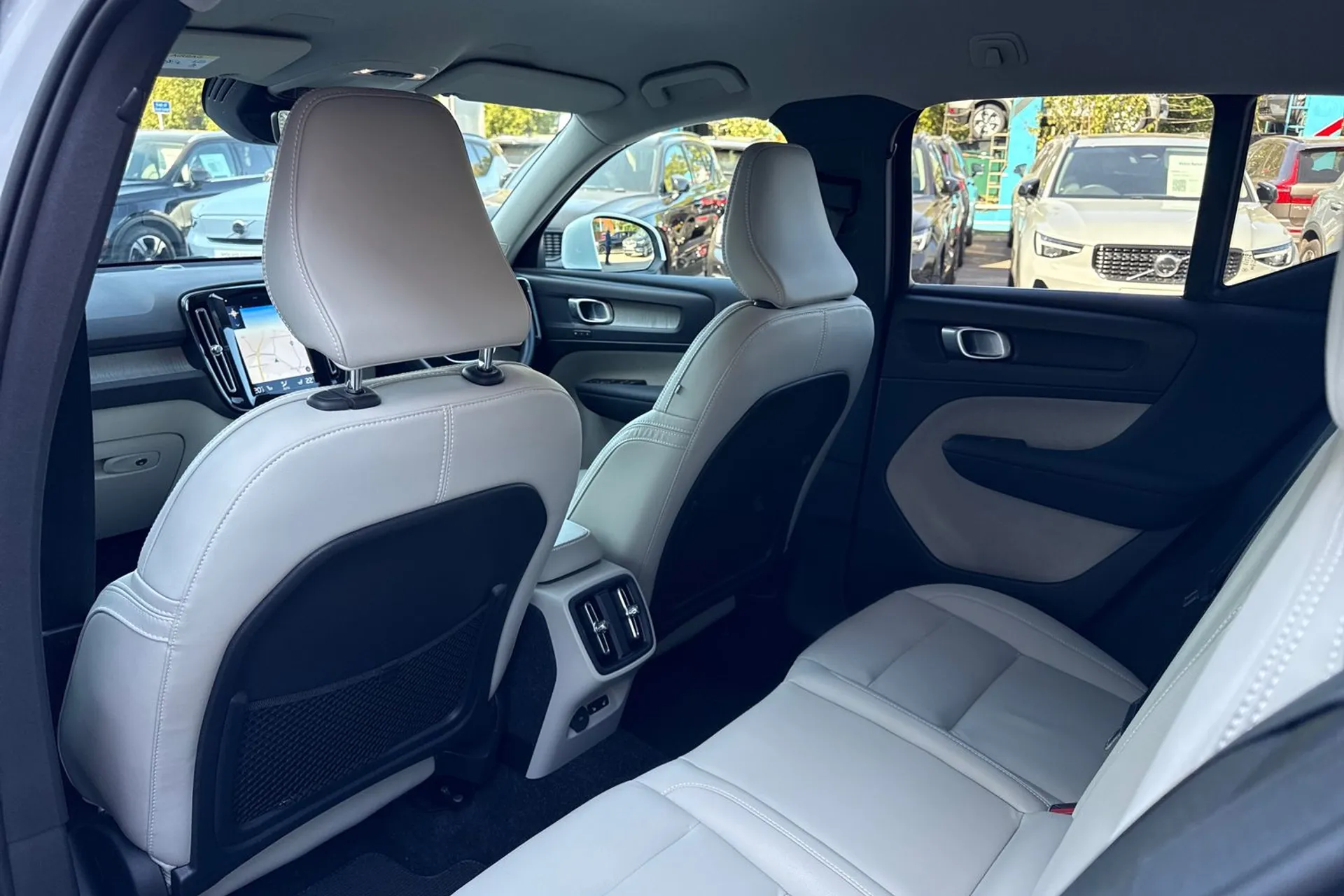 Volvo XC40 thumbnail image number 30