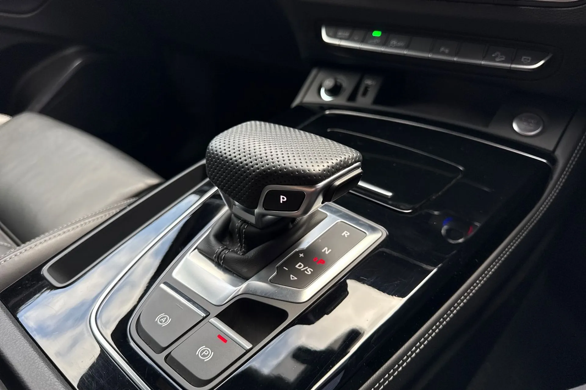 Audi Q5 thumbnail image number 26