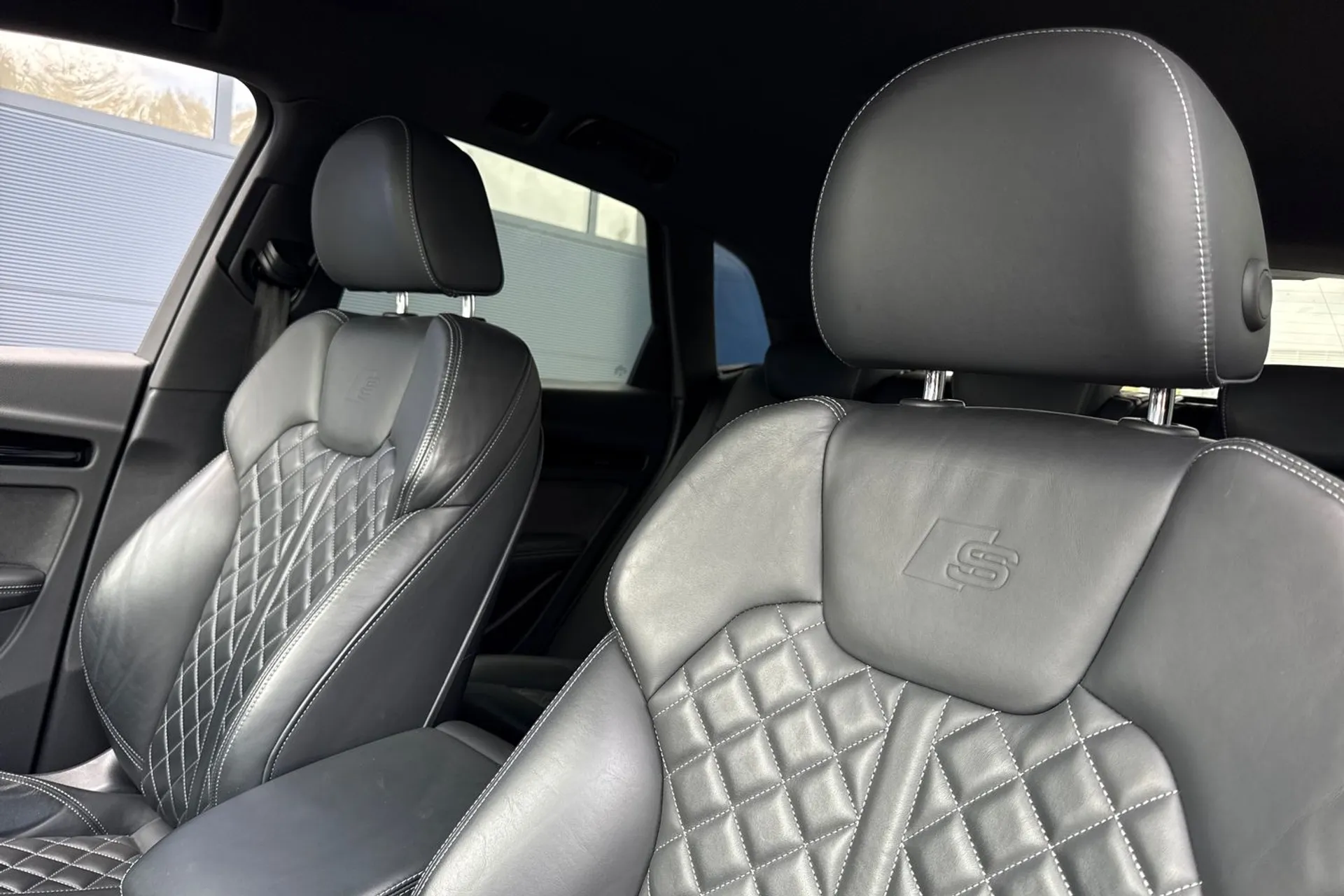 Audi Q5 thumbnail image number 31