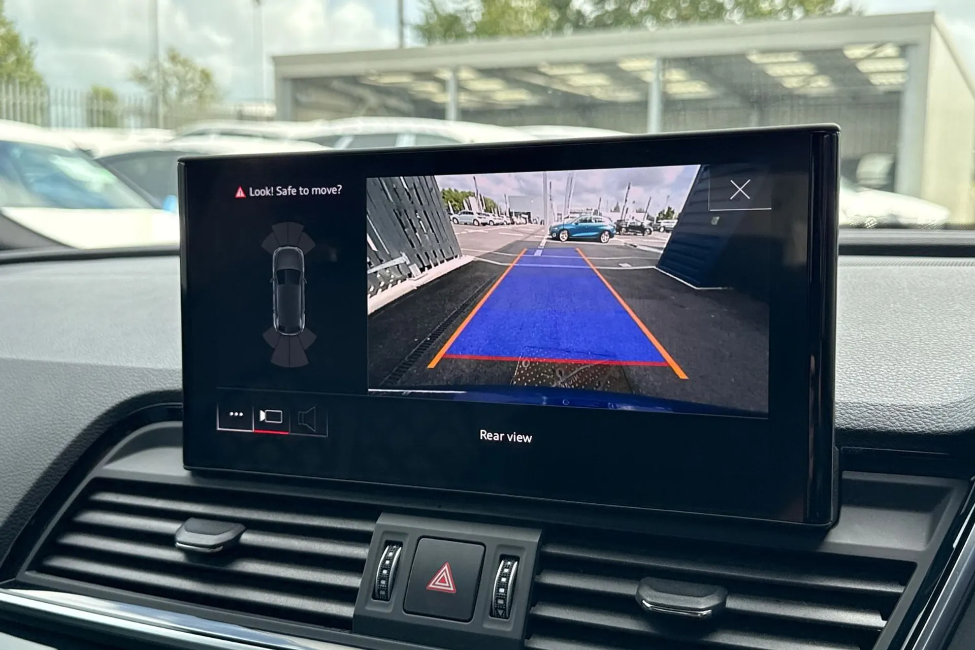 Audi Q5 thumbnail image number 22