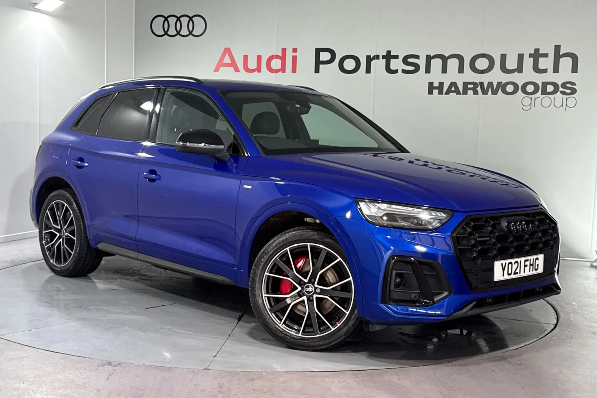 Audi Q5 focused image