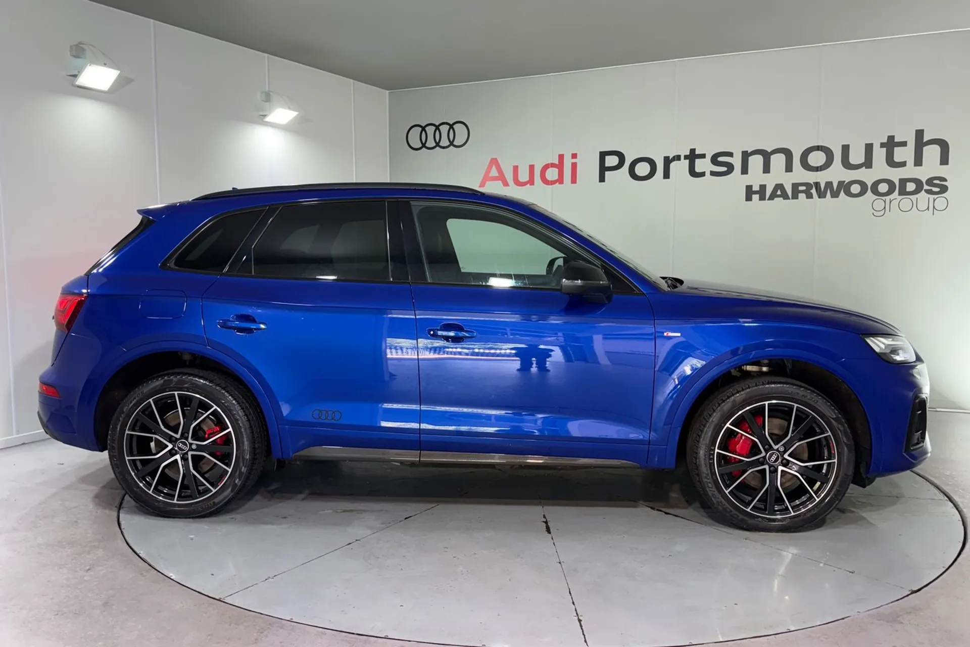 Audi Q5 thumbnail image number 2