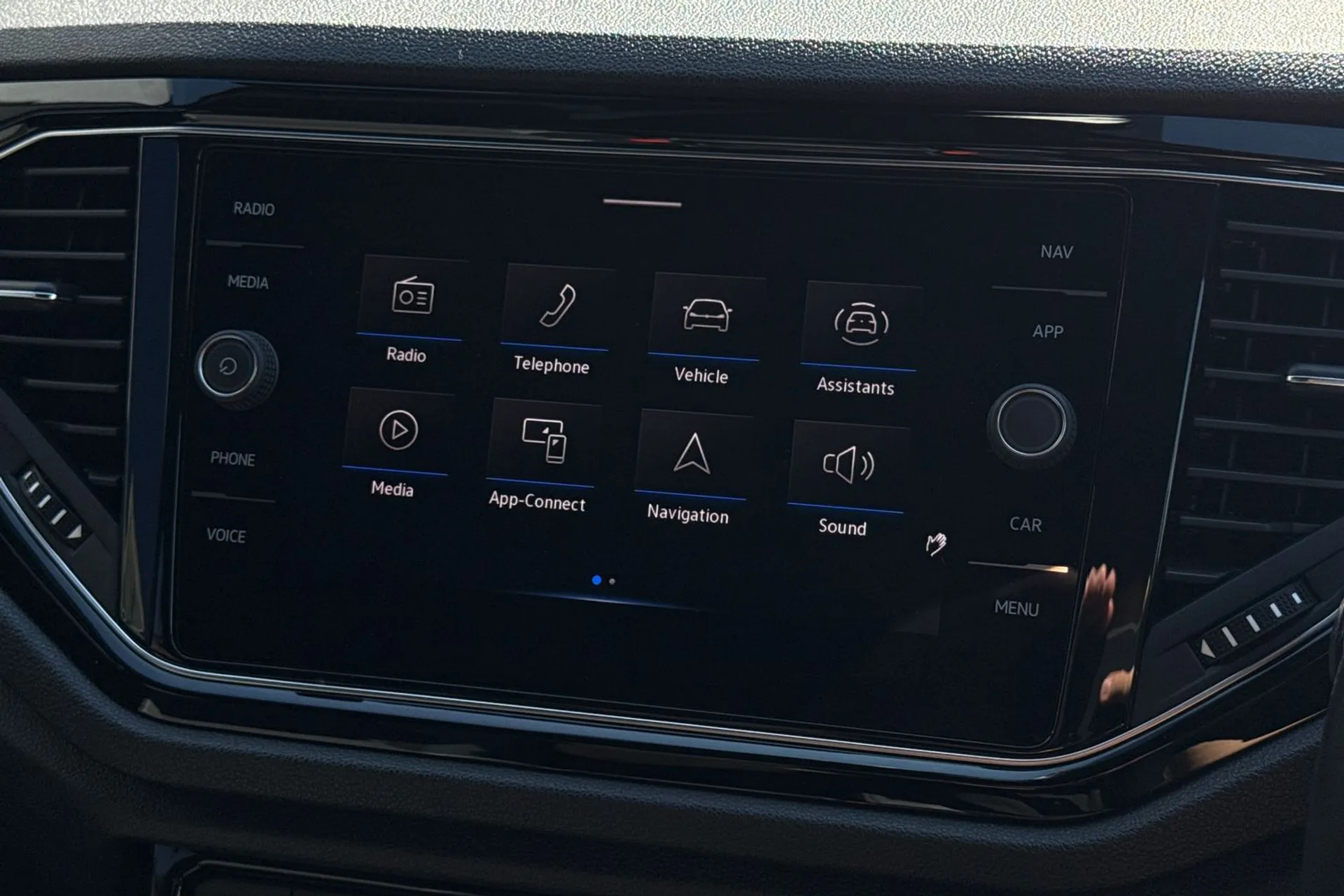 VOLKSWAGEN T-ROC thumbnail image number 39