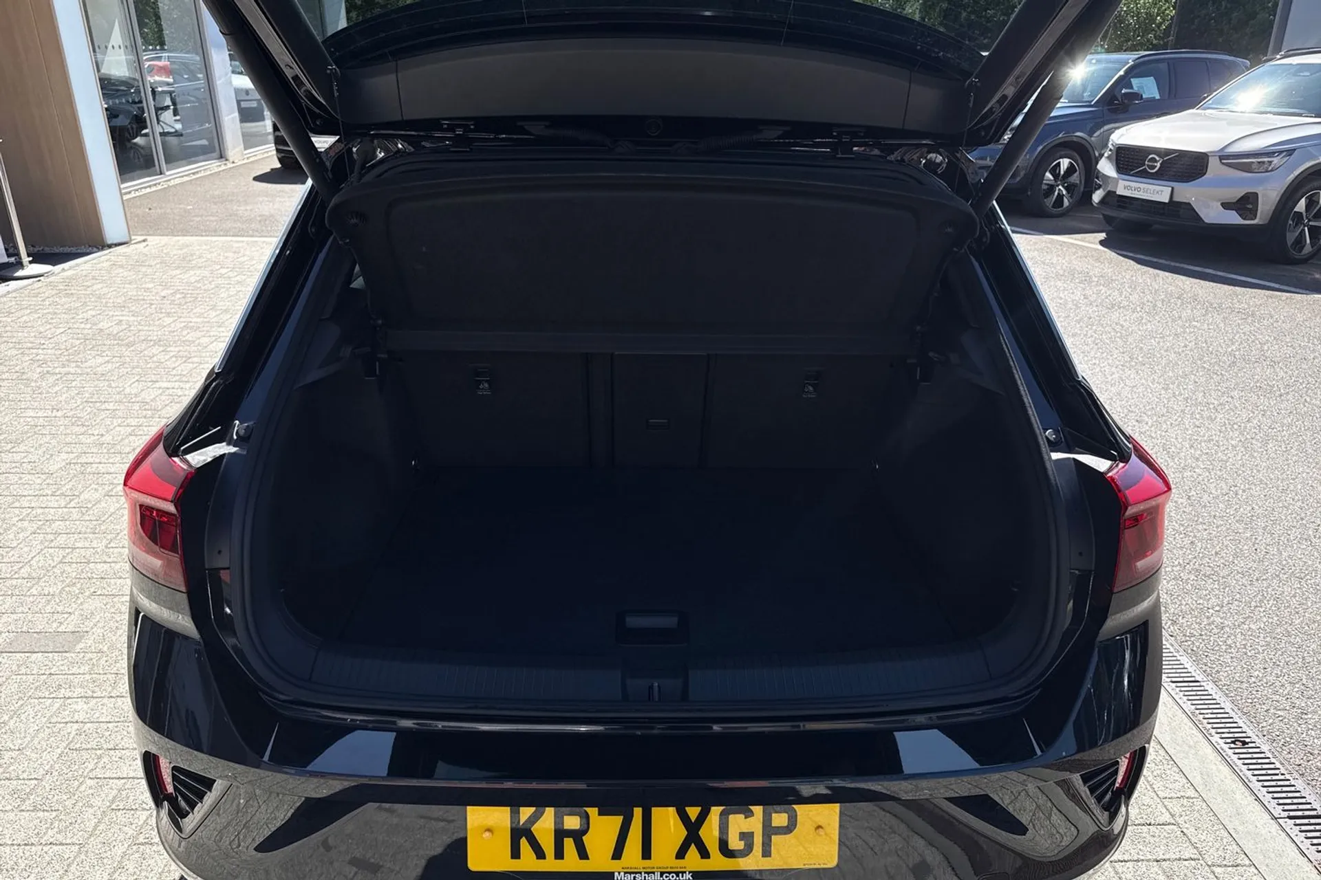 VOLKSWAGEN T-ROC thumbnail image number 20