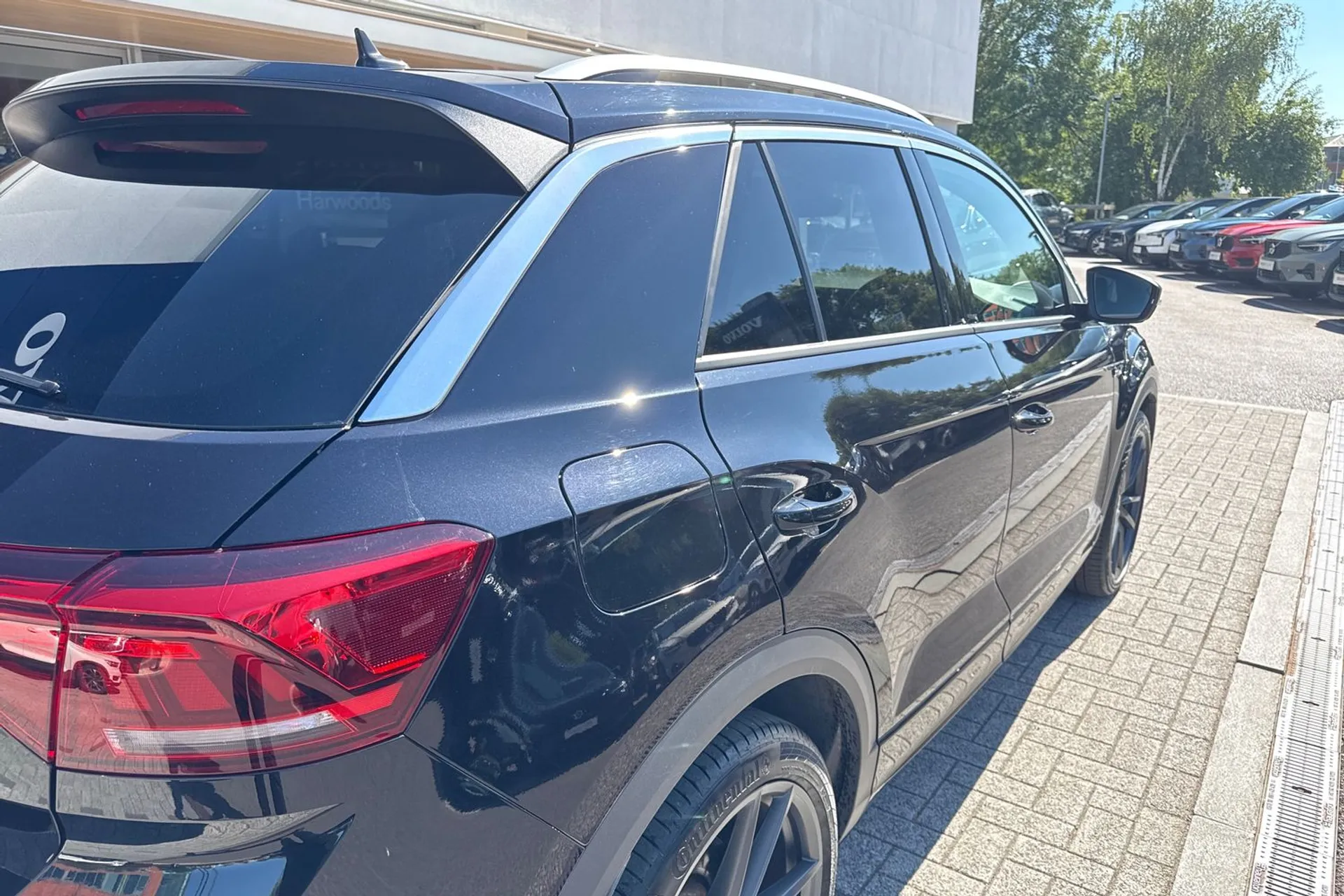 VOLKSWAGEN T-ROC thumbnail image number 14