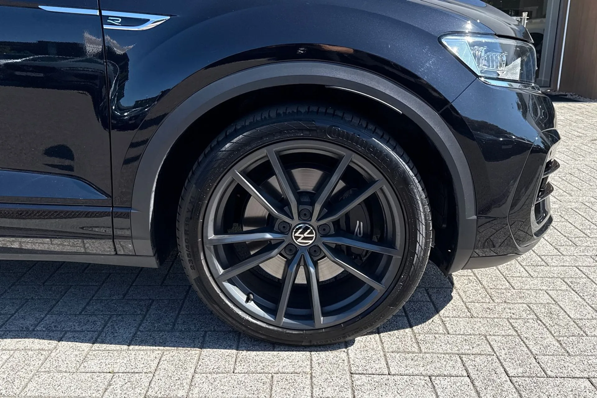 VOLKSWAGEN T-ROC thumbnail image number 13