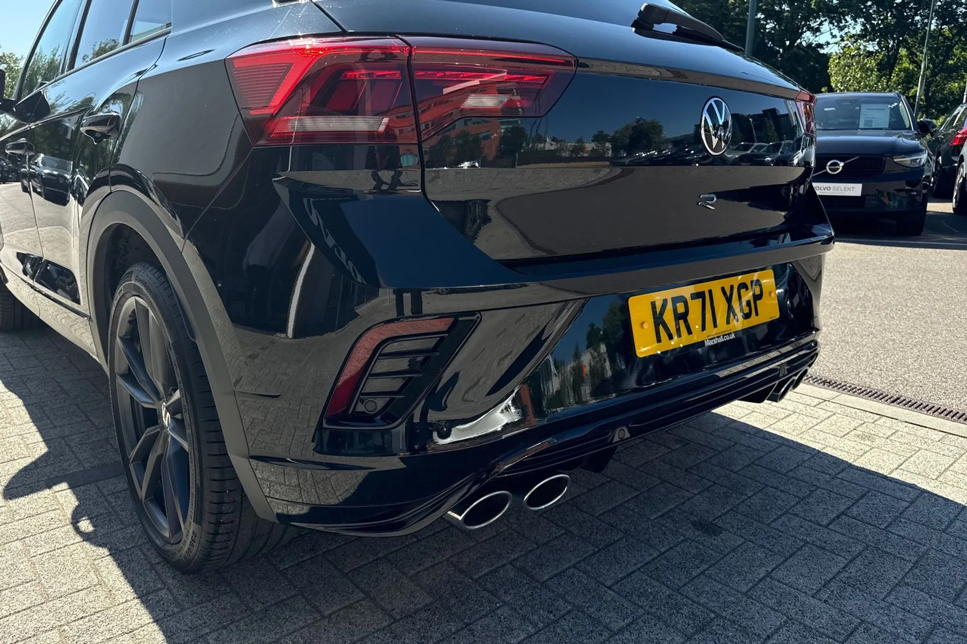 VOLKSWAGEN T-ROC thumbnail image number 18