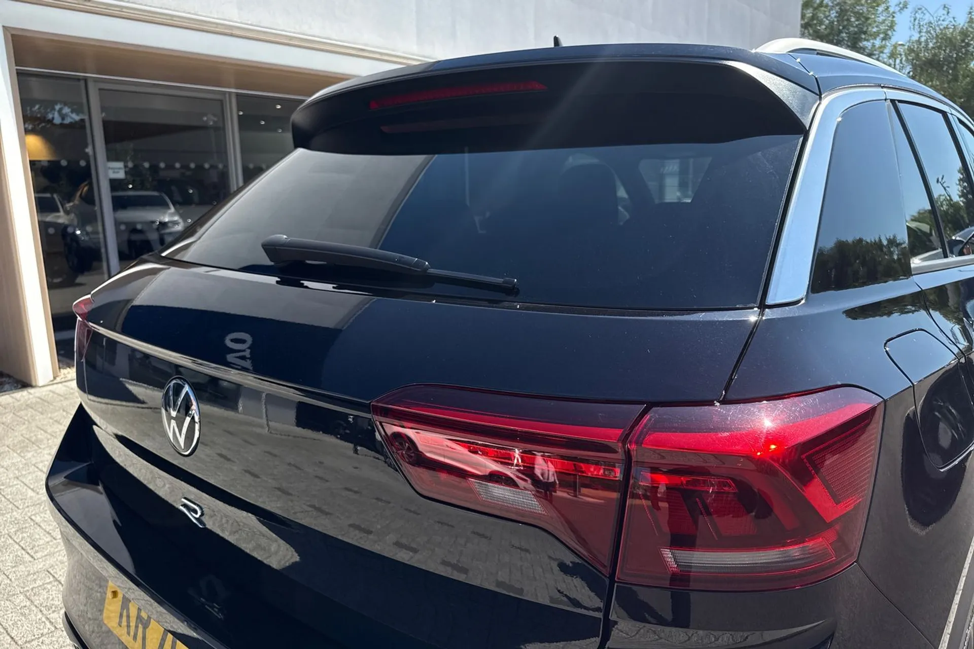 VOLKSWAGEN T-ROC thumbnail image number 15