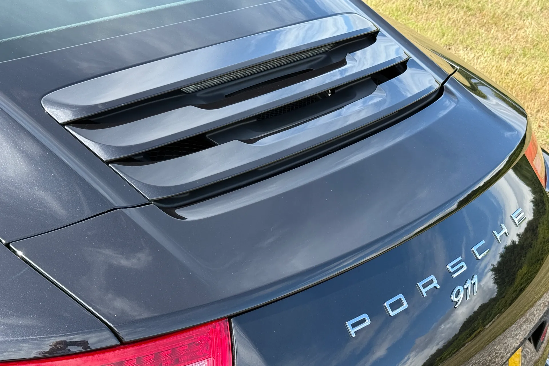 Porsche 911 thumbnail image number 13