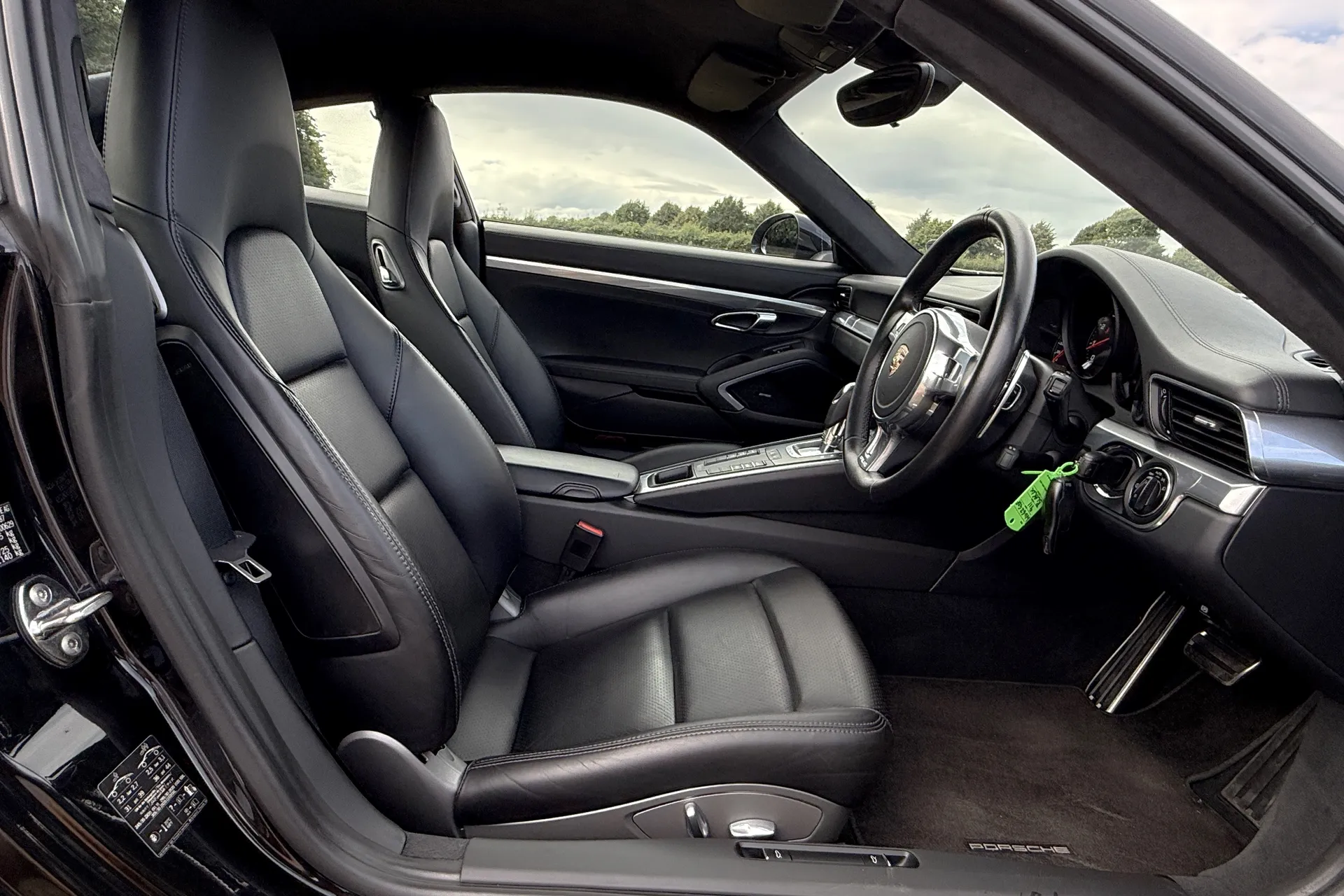 Porsche 911 thumbnail image number 23