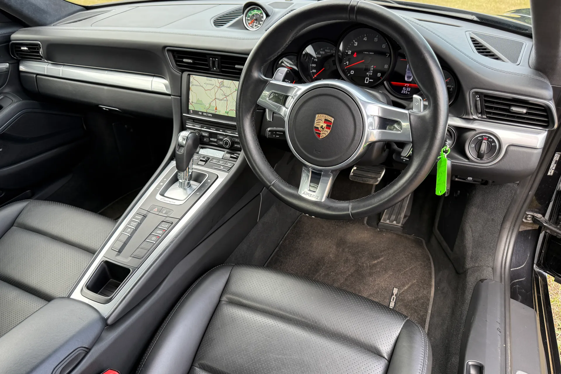 Porsche 911 thumbnail image number 3