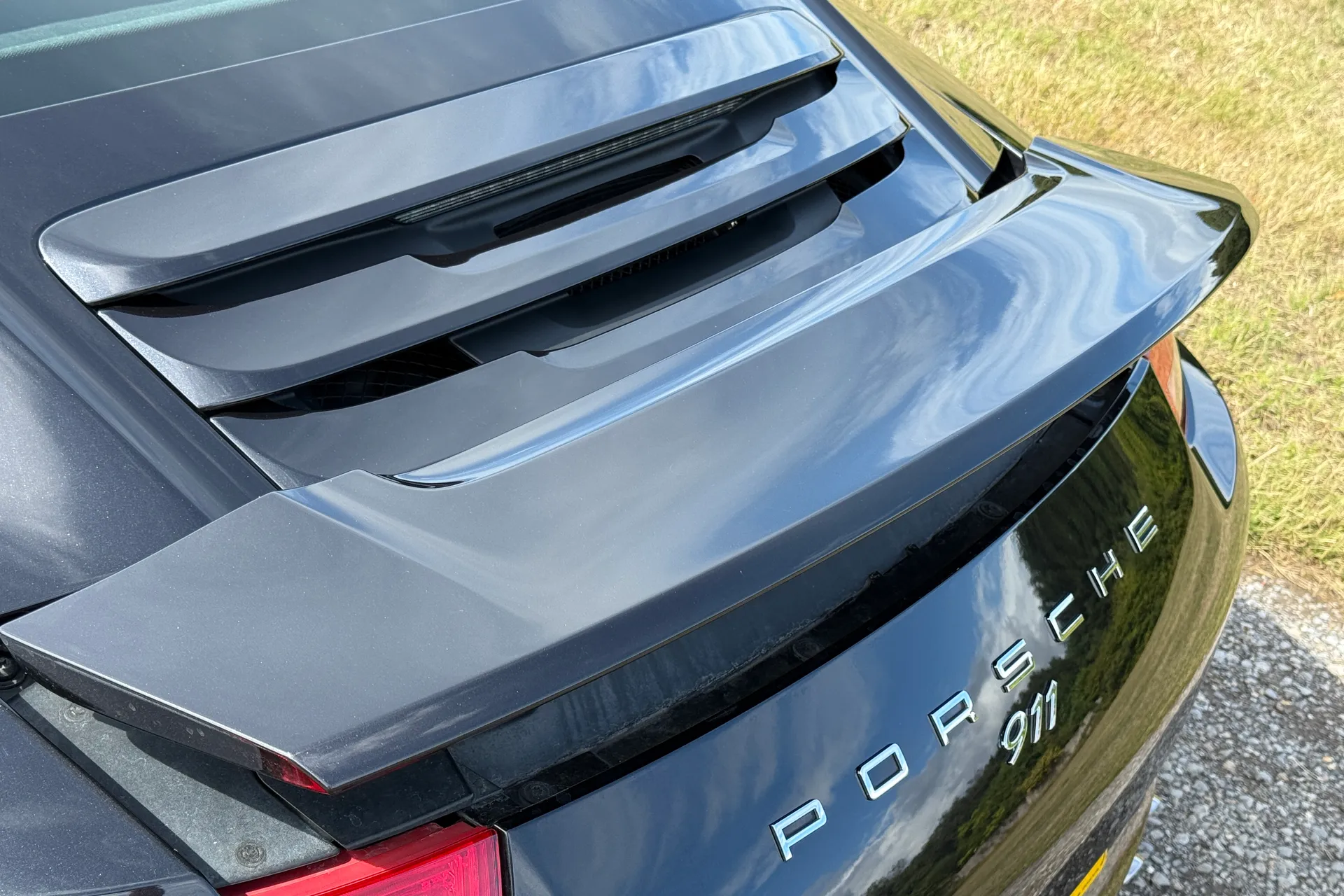 Porsche 911 thumbnail image number 14