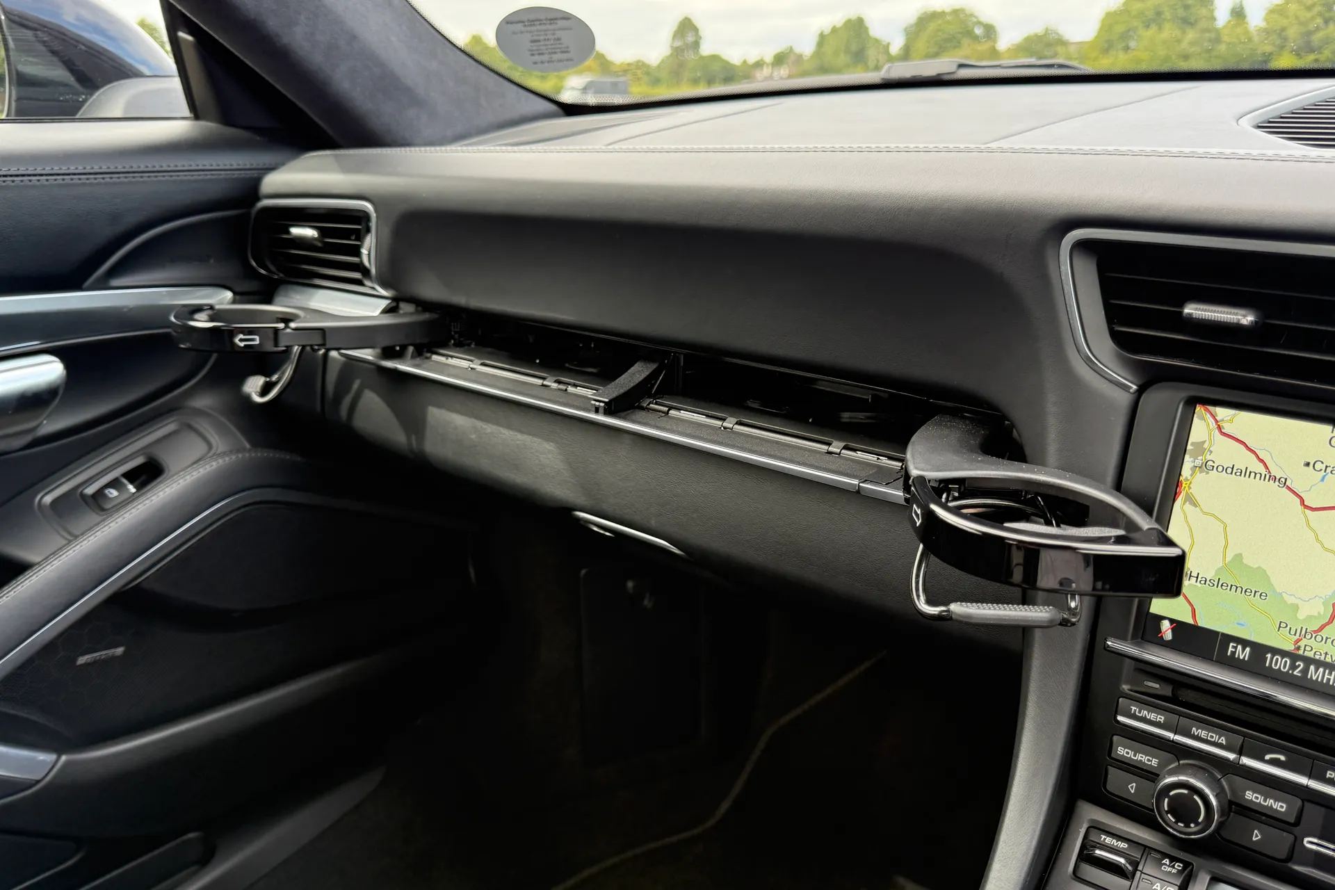 Porsche 911 thumbnail image number 38