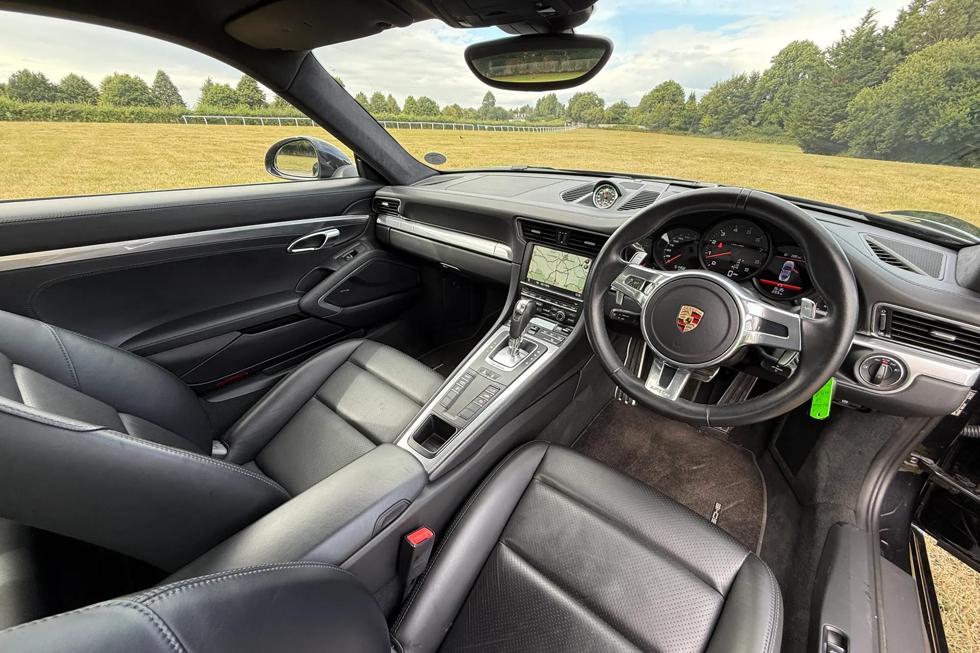 Porsche 911 thumbnail image number 33