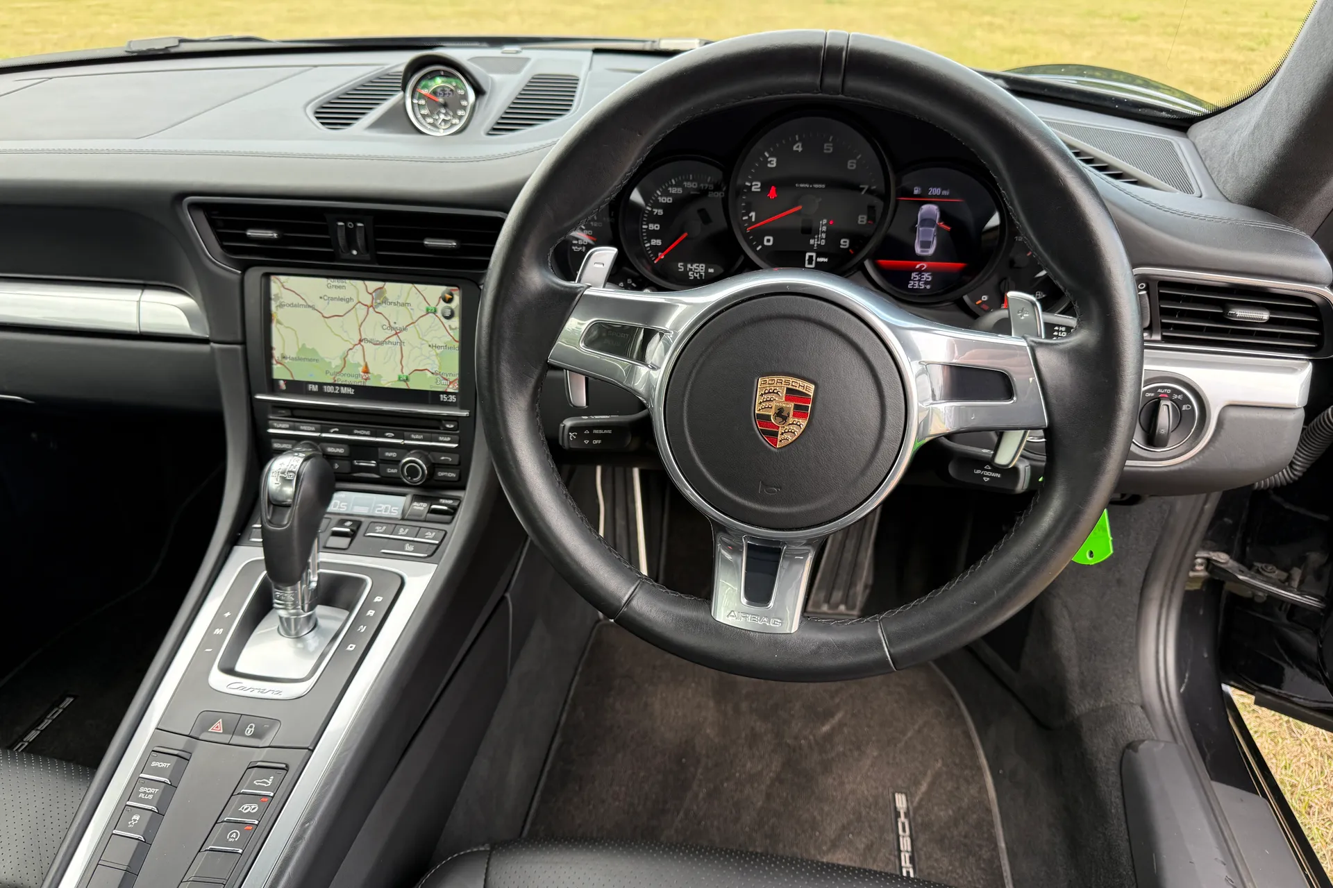 Porsche 911 thumbnail image number 32