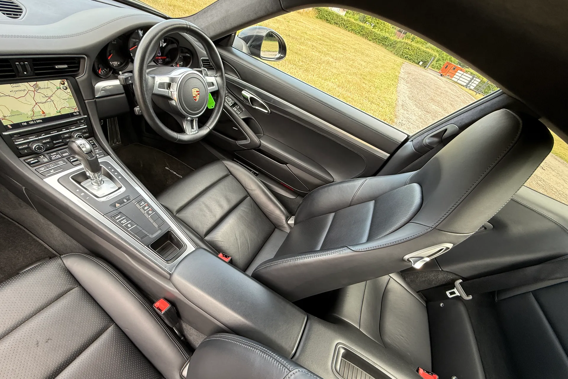 Porsche 911 thumbnail image number 29