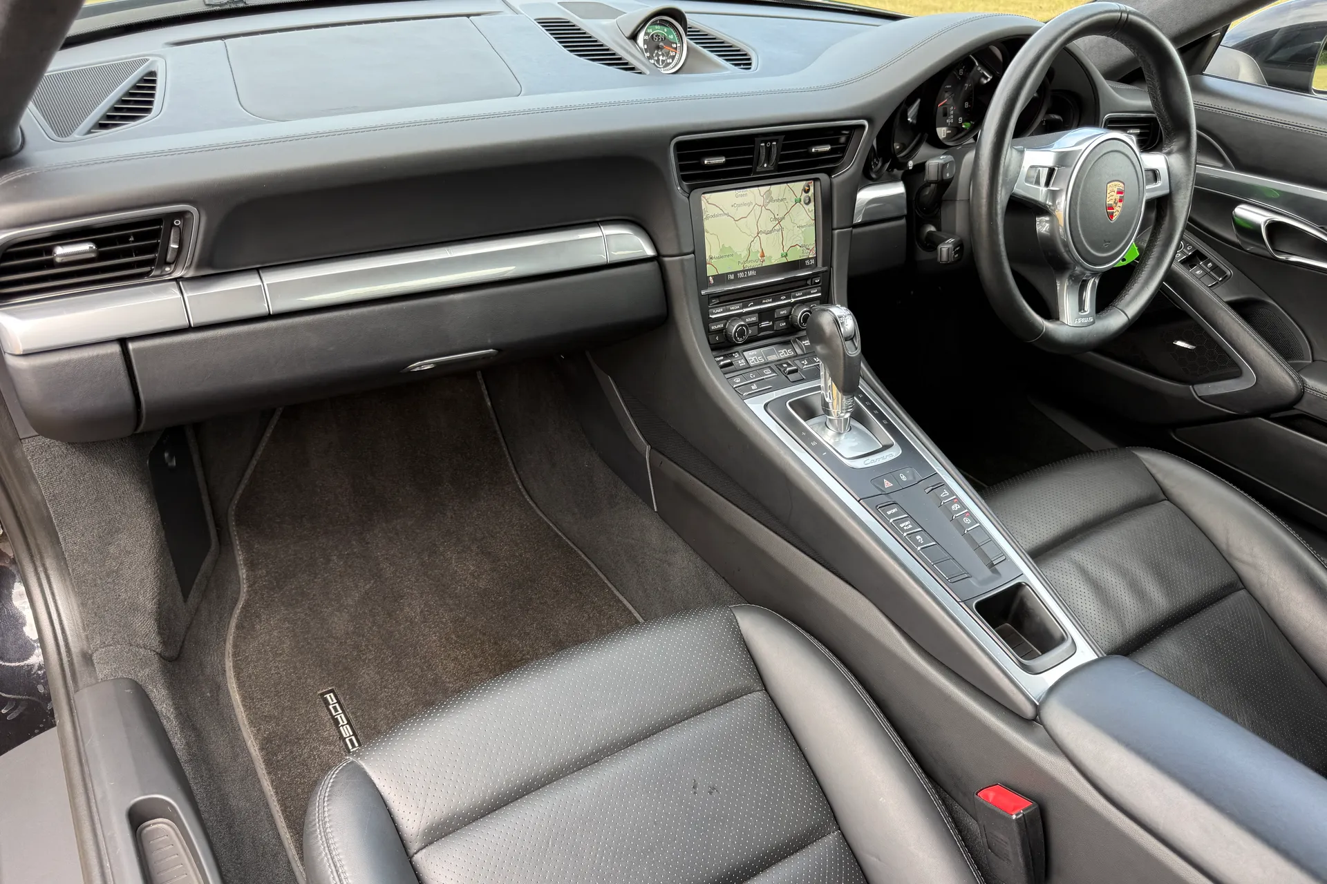 Porsche 911 thumbnail image number 24