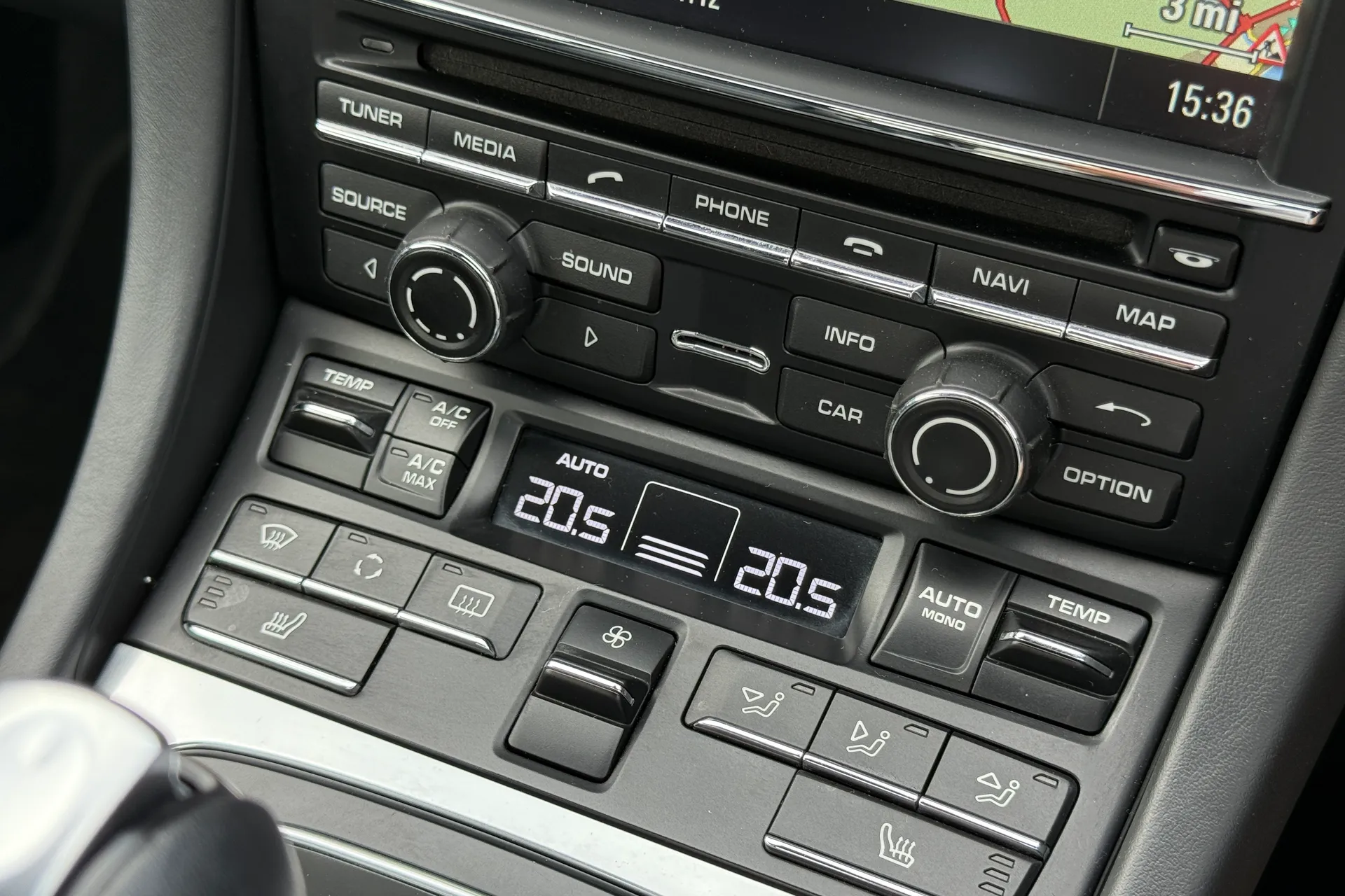 Porsche 911 thumbnail image number 35
