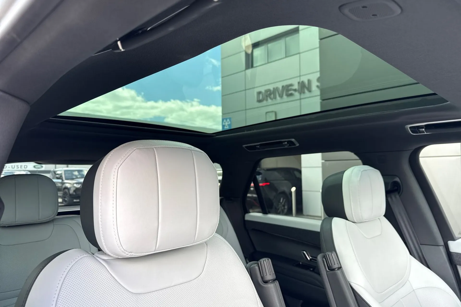 LAND ROVER RANGE ROVER SPORT thumbnail image number 10