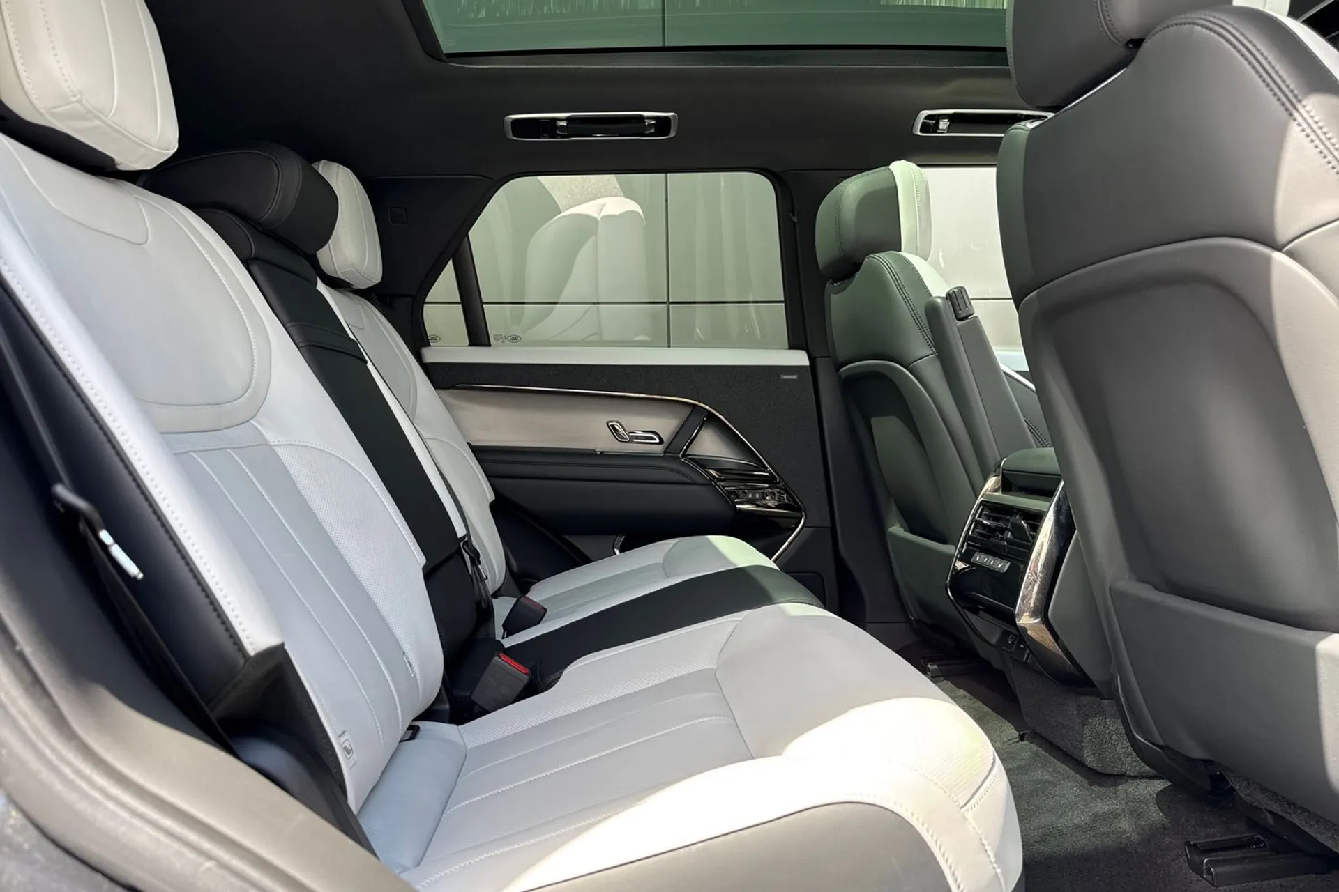 LAND ROVER RANGE ROVER SPORT thumbnail image number 19