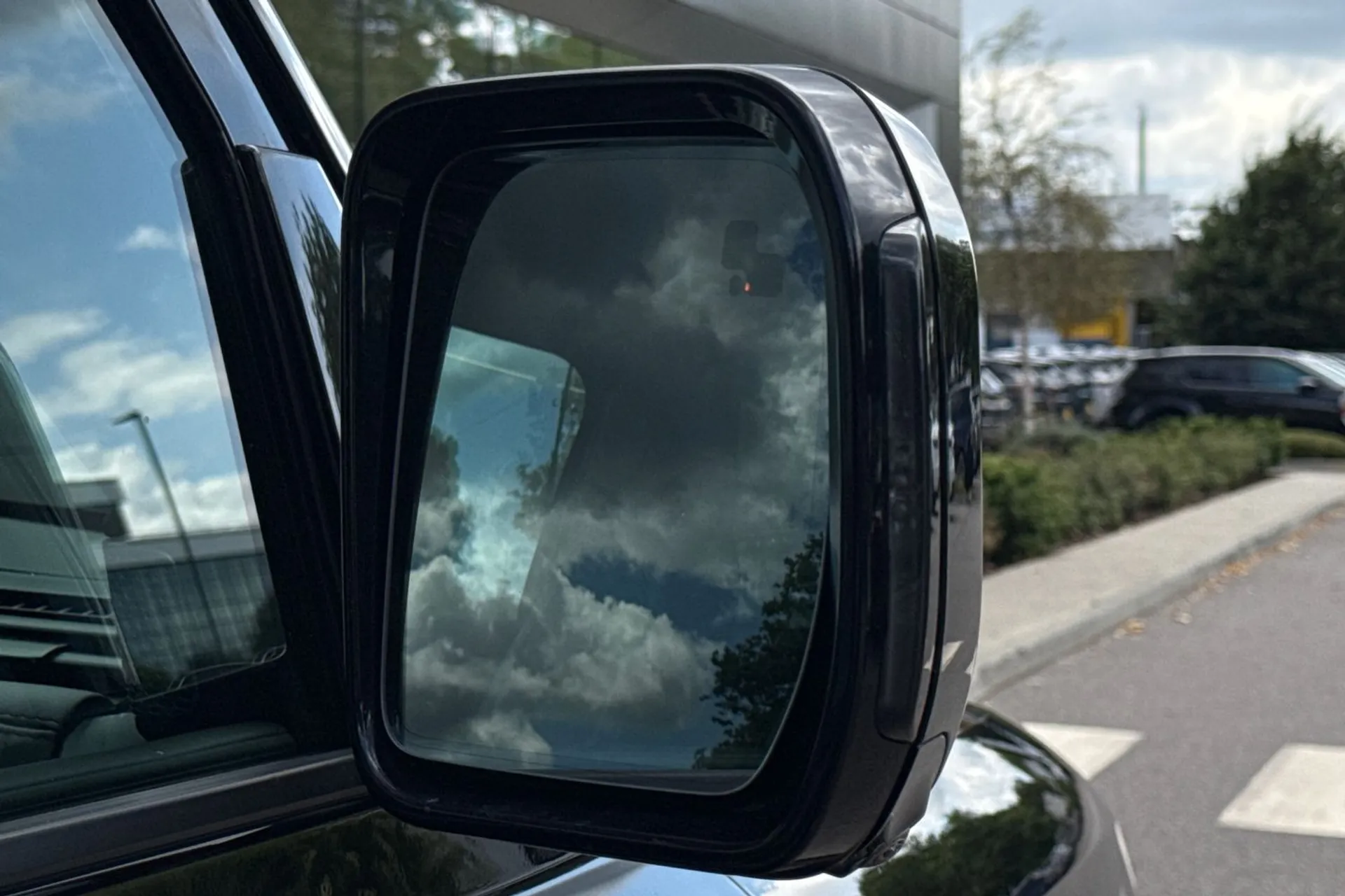 LAND ROVER DEFENDER thumbnail image number 17