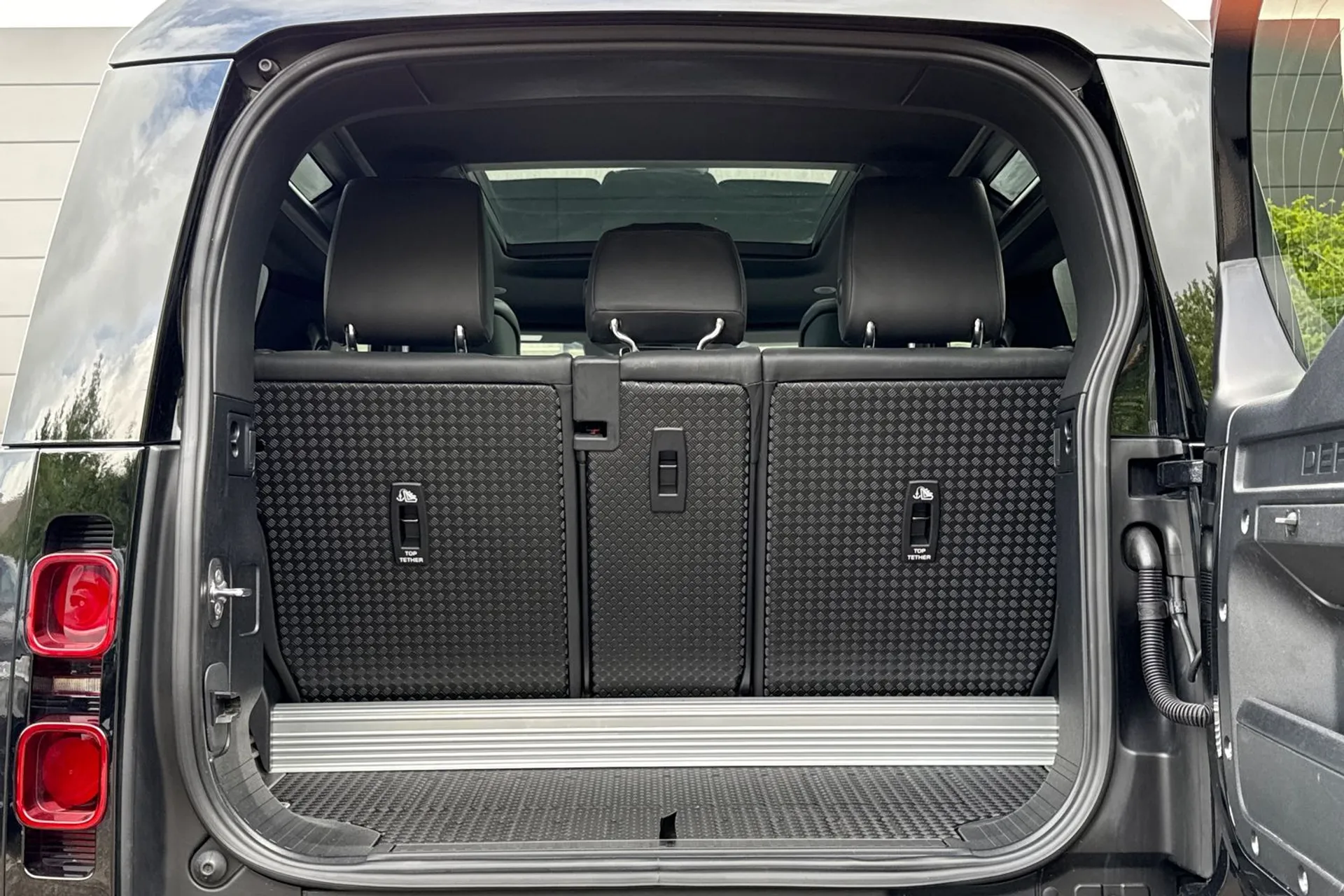 LAND ROVER DEFENDER thumbnail image number 34