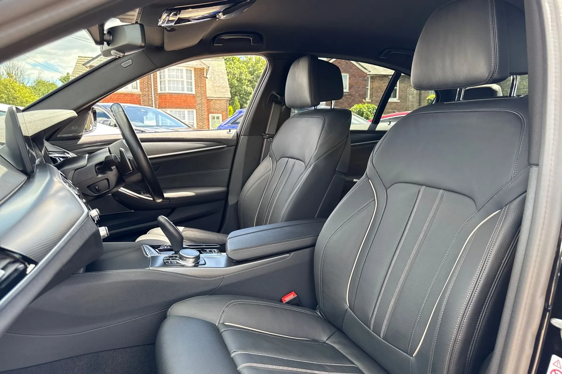 BMW 5 SERIES thumbnail image number 30