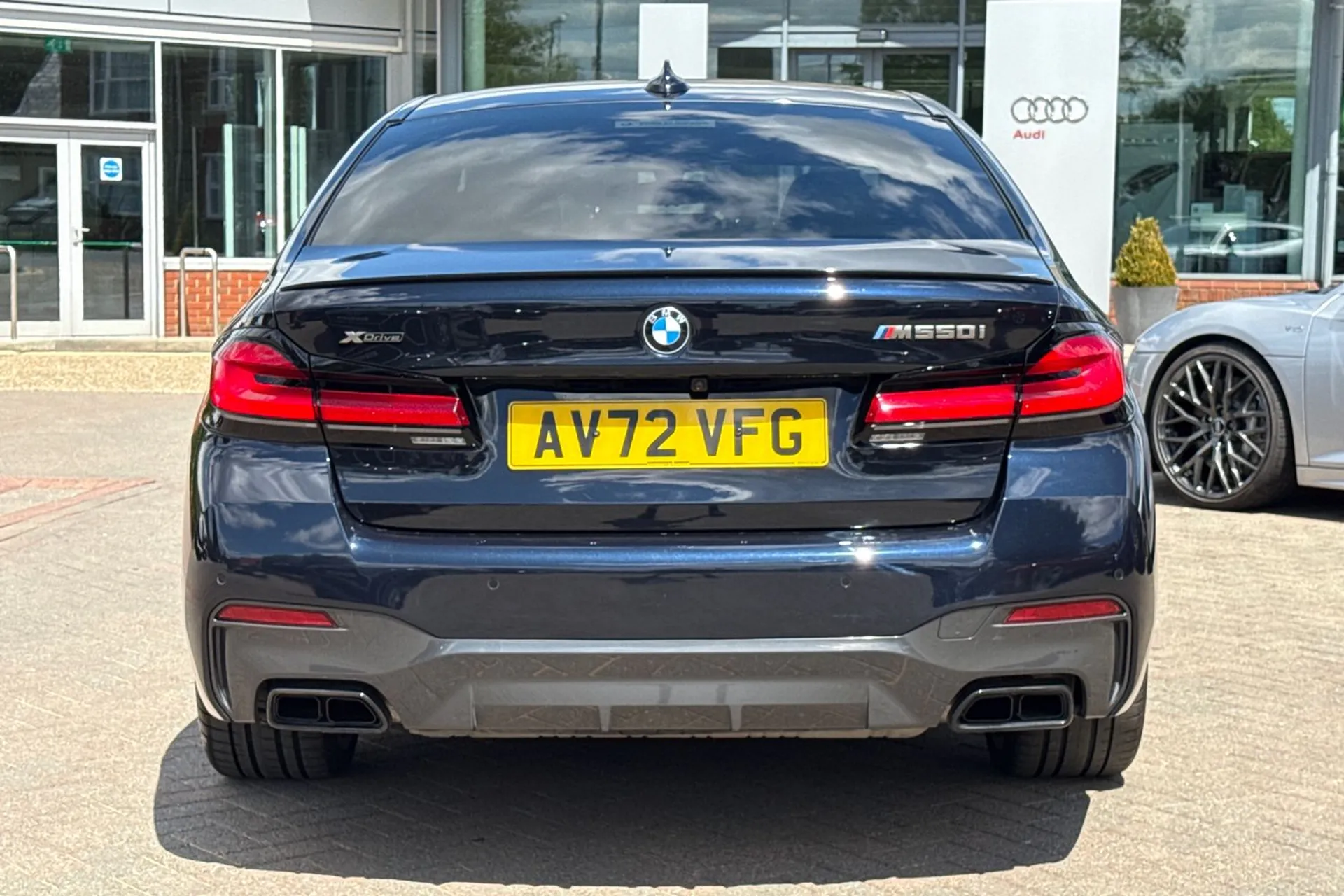 BMW 5 SERIES thumbnail image number 5