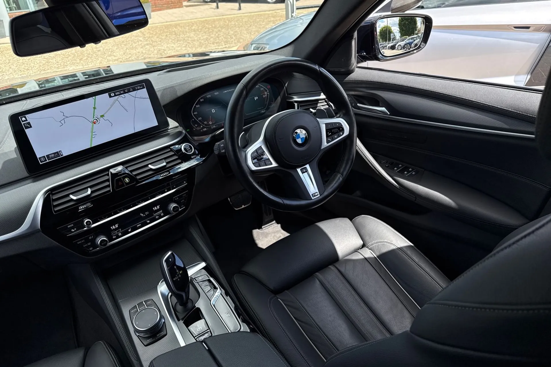 BMW 5 SERIES thumbnail image number 39