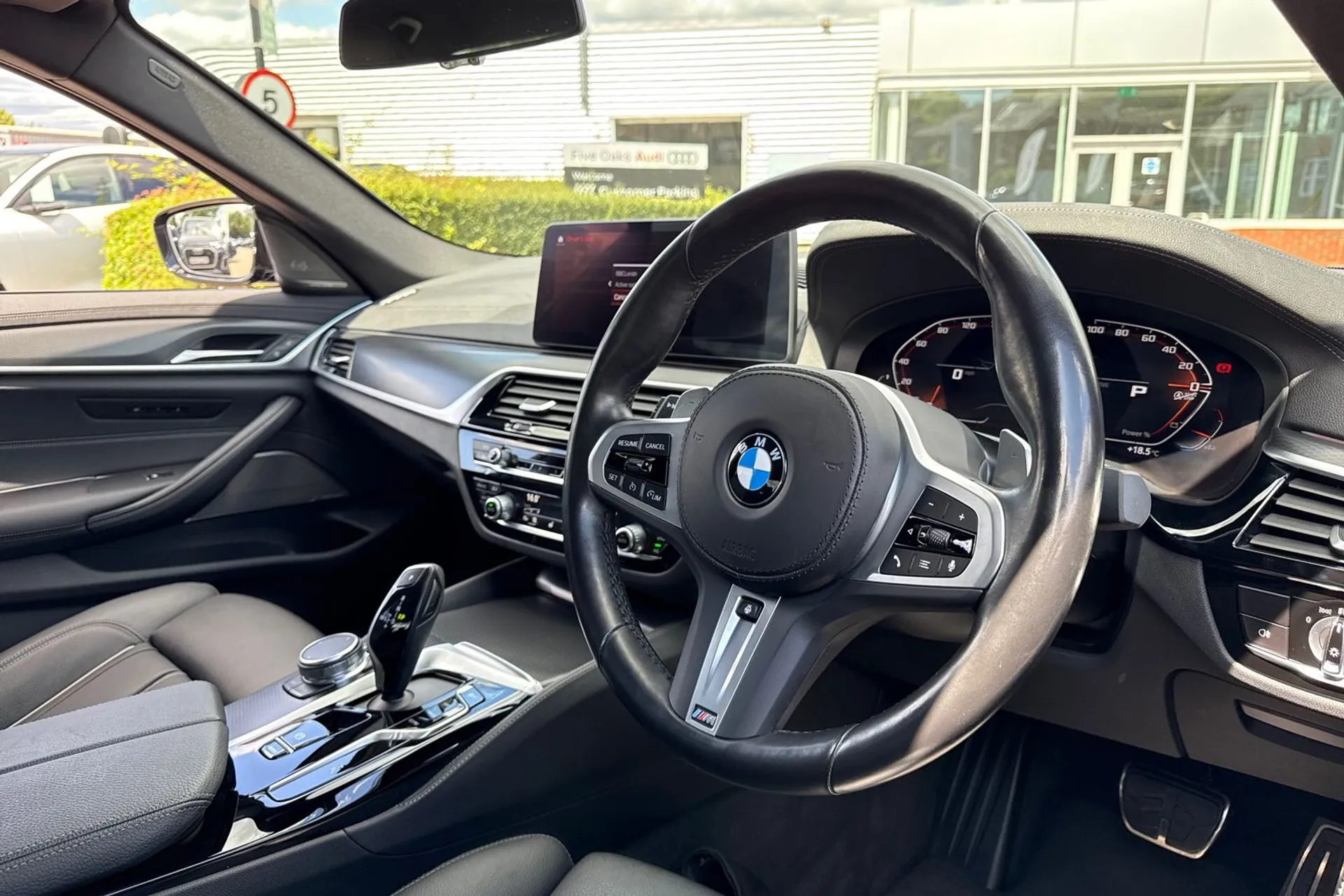 BMW 5 SERIES thumbnail image number 28