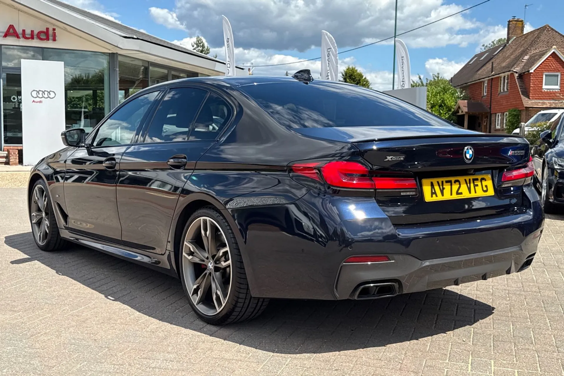 BMW 5 SERIES thumbnail image number 6