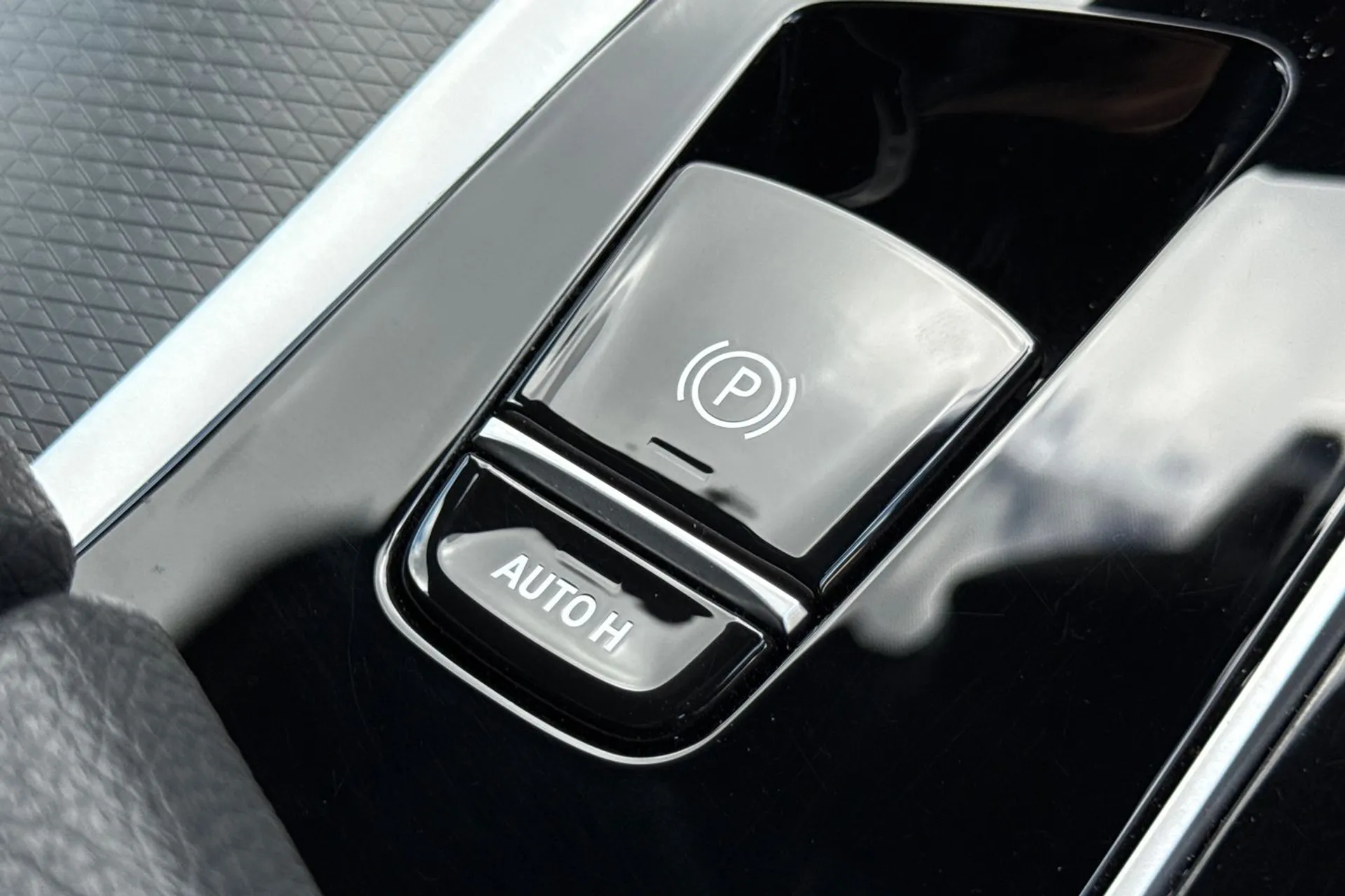 BMW 5 SERIES thumbnail image number 37