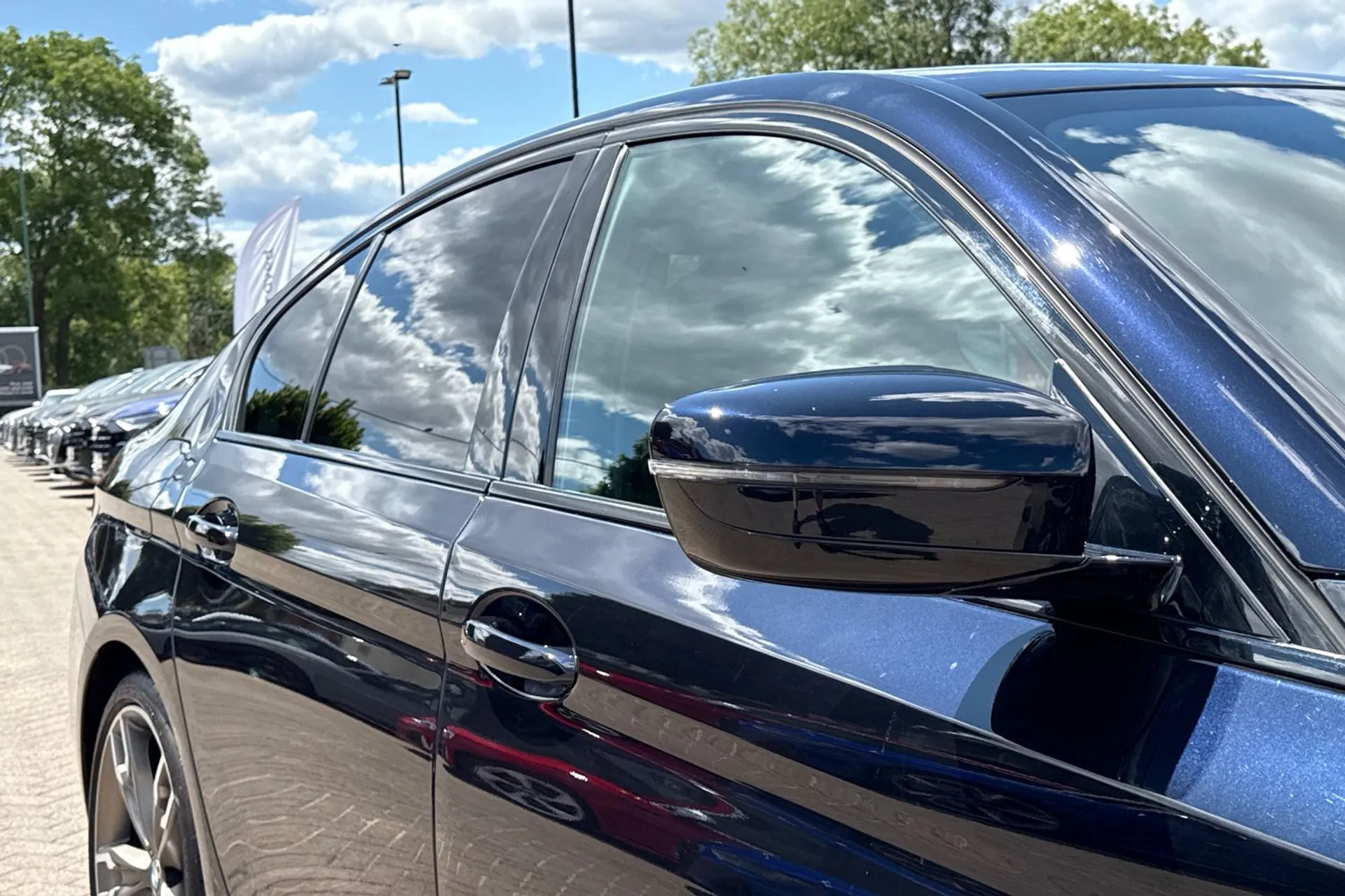 BMW 5 SERIES thumbnail image number 45