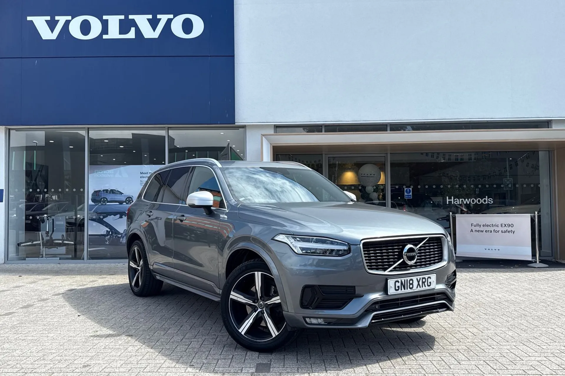 Volvo XC90 focused image