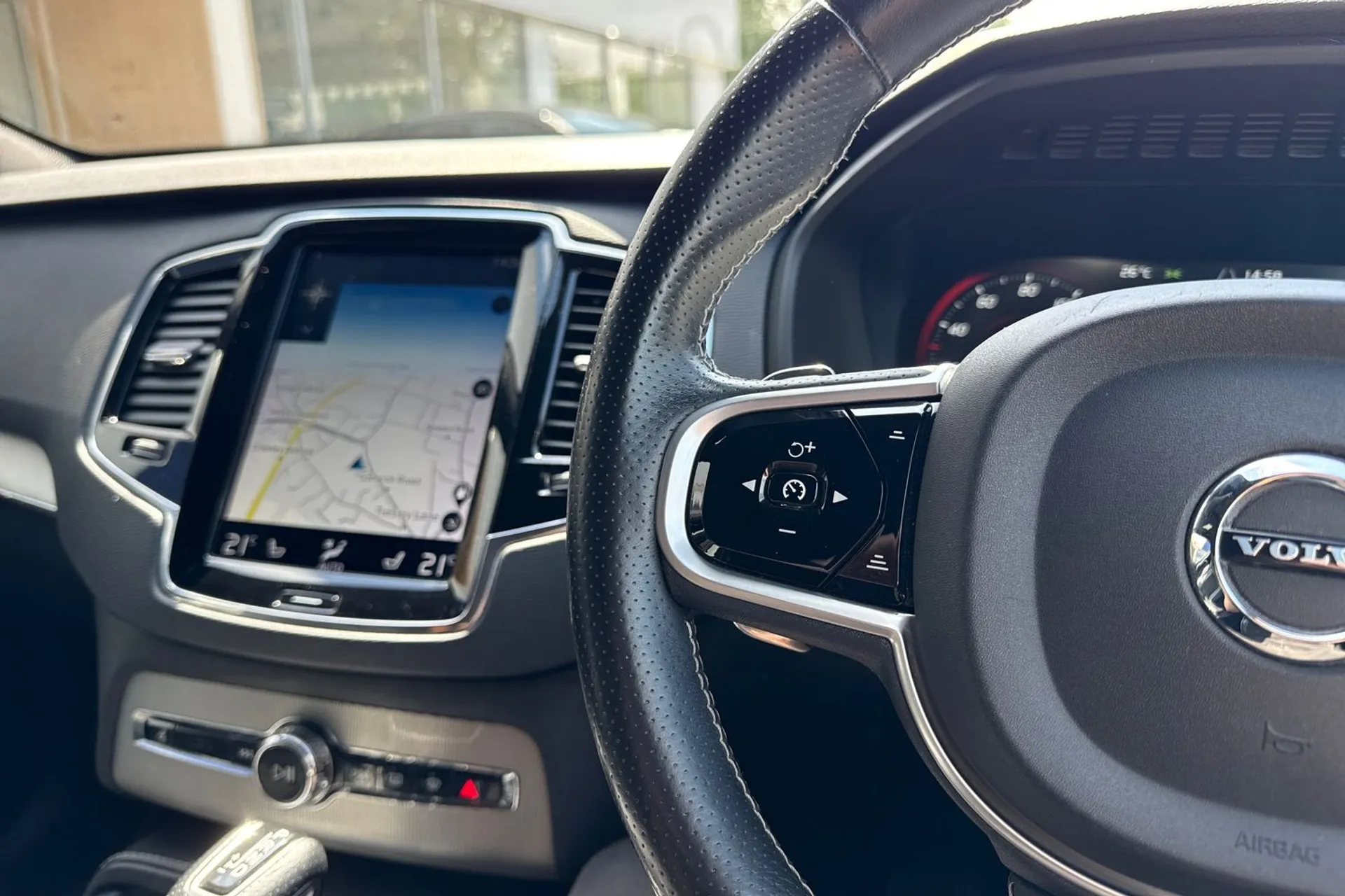Volvo XC90 thumbnail image number 39