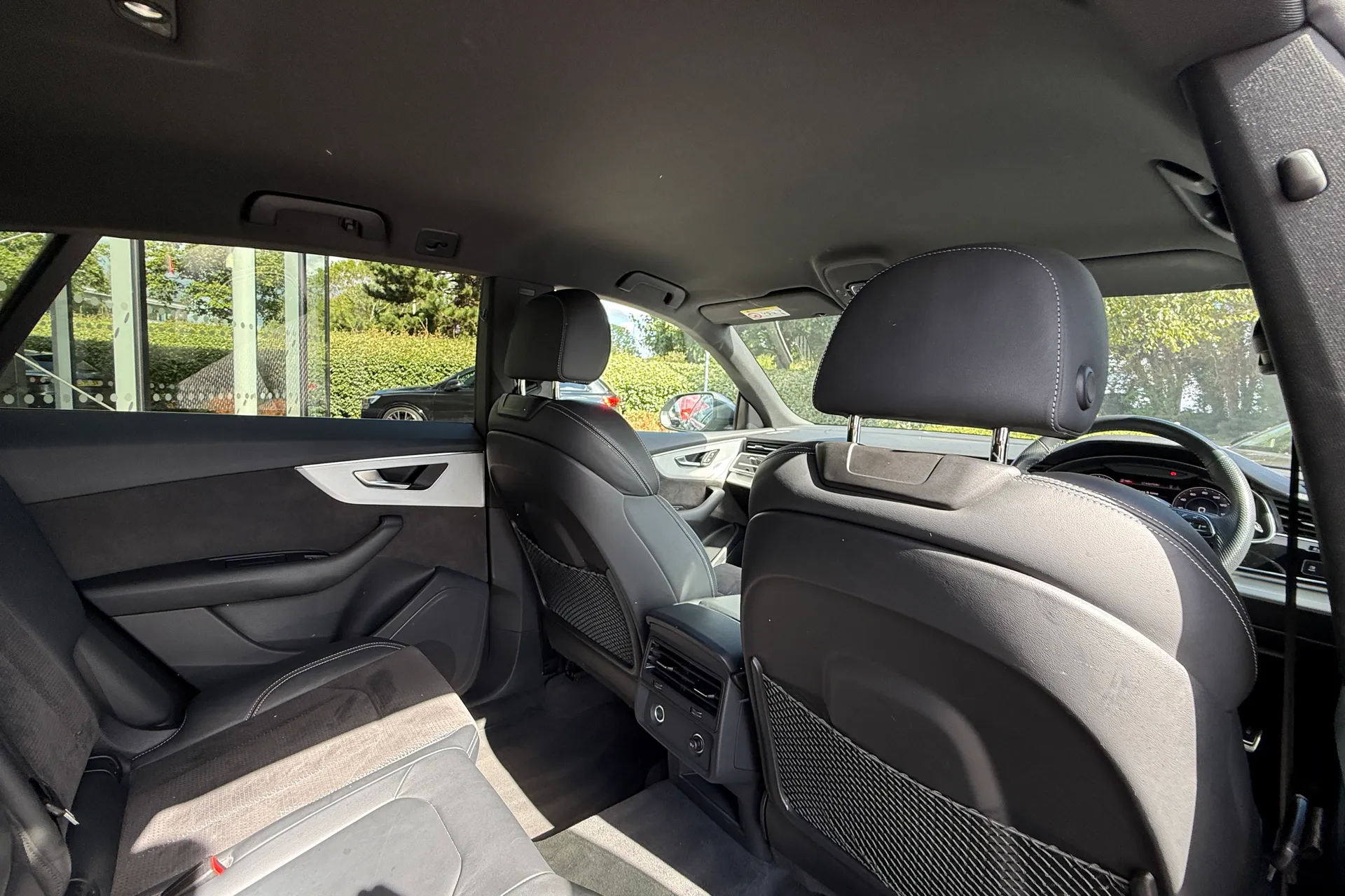 Audi Q8 thumbnail image number 27