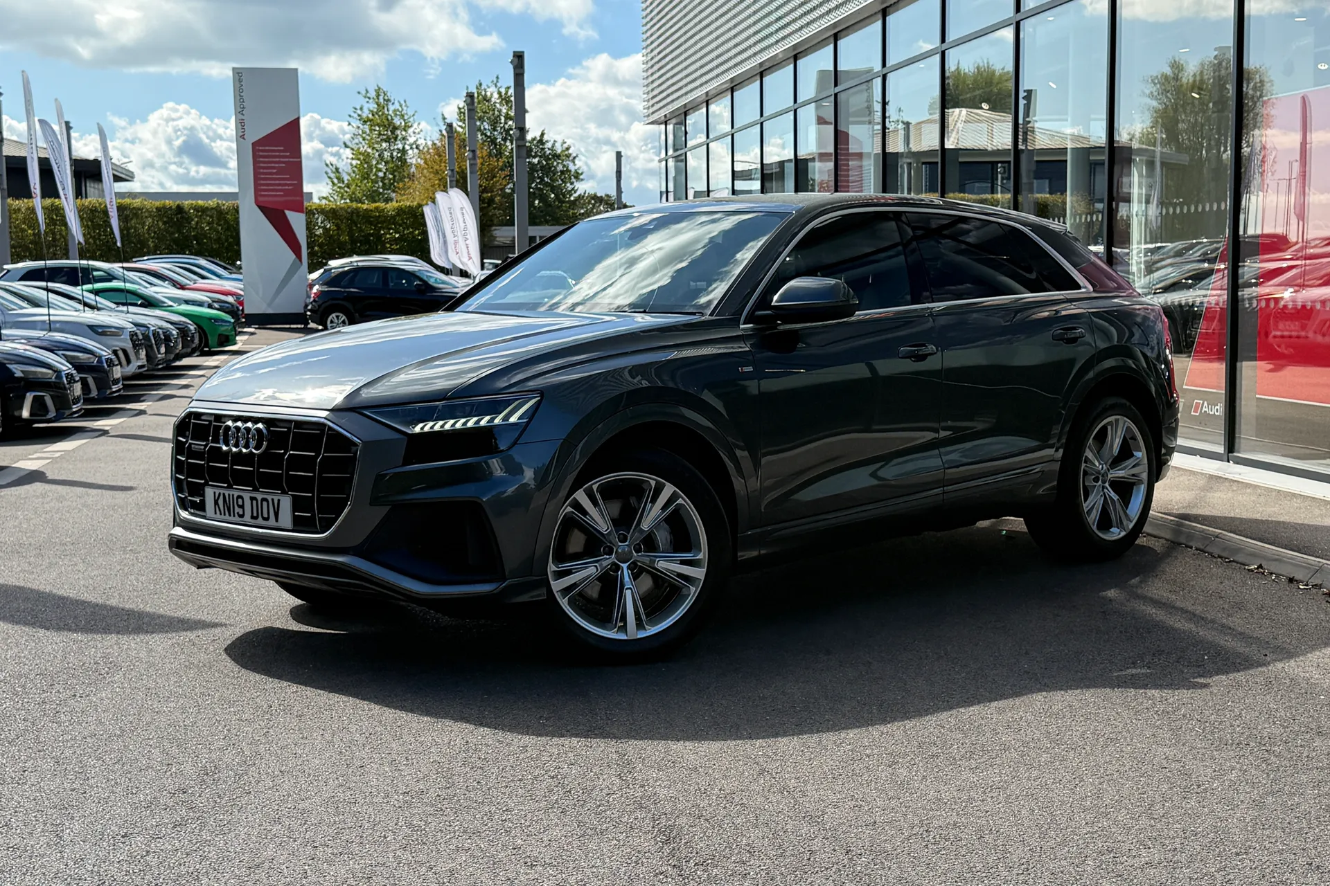 Audi Q8 thumbnail image number 6