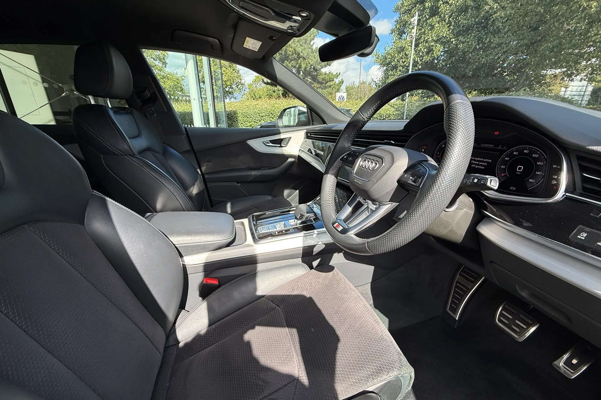 Audi Q8 thumbnail image number 11