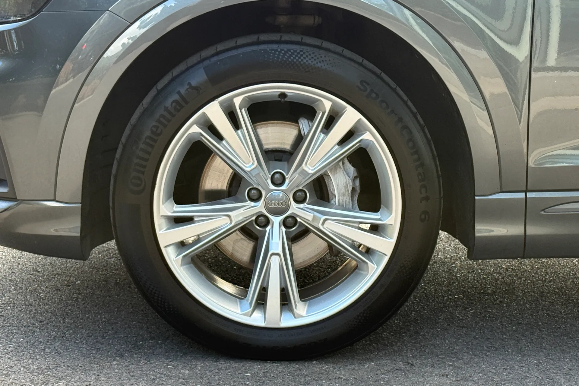 Audi Q8 thumbnail image number 14