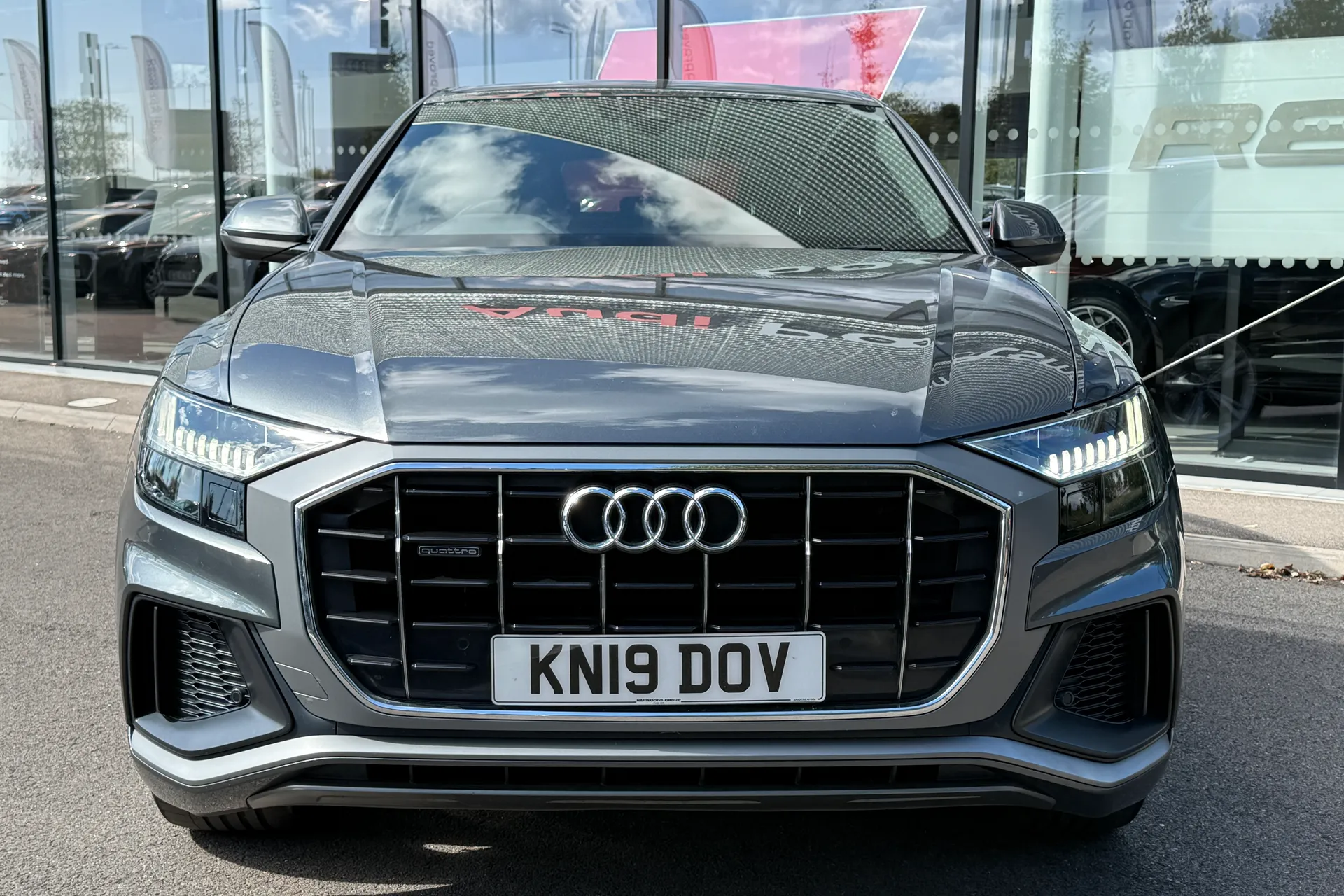 Audi Q8 thumbnail image number 8