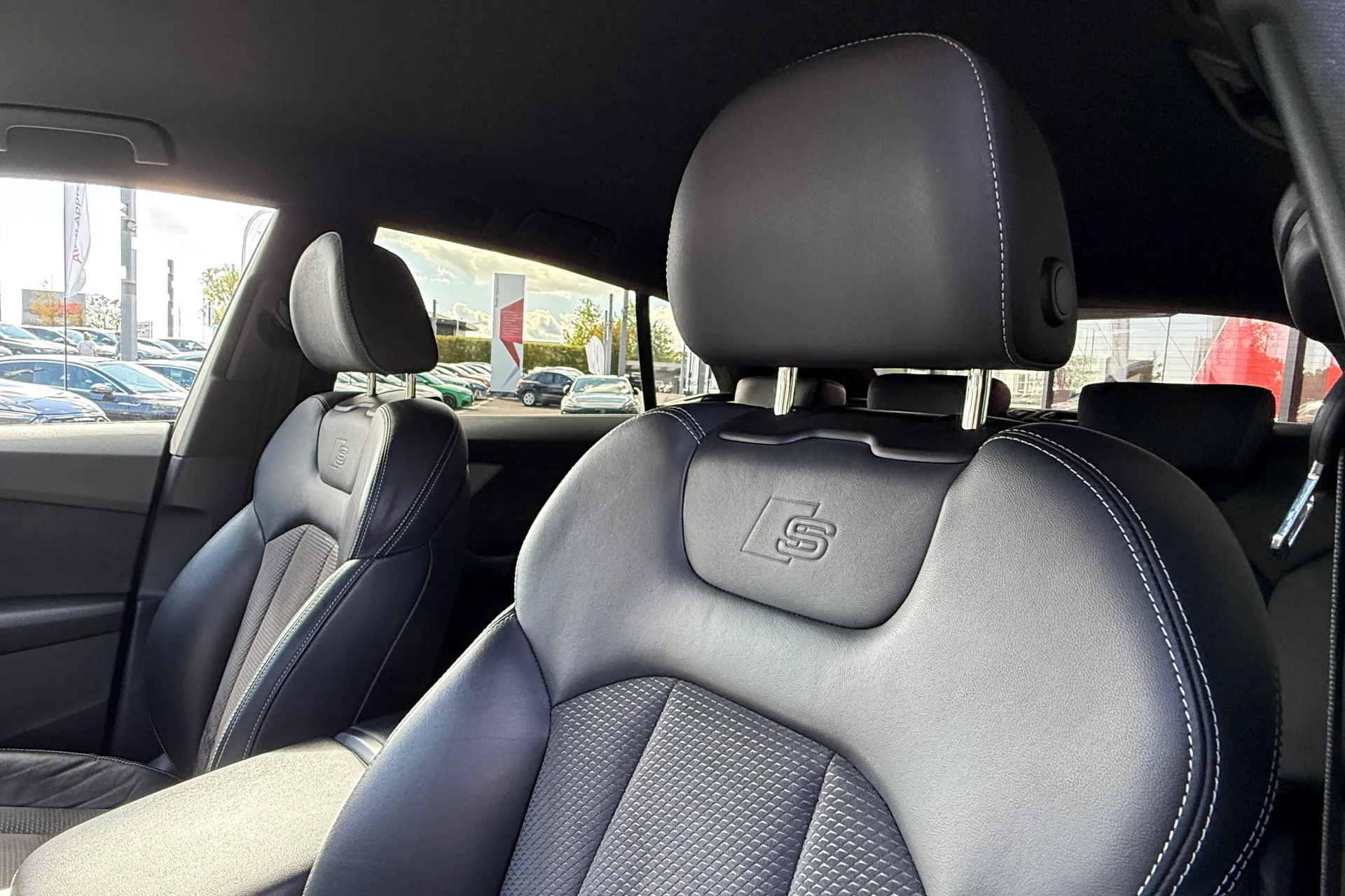 Audi Q8 thumbnail image number 36