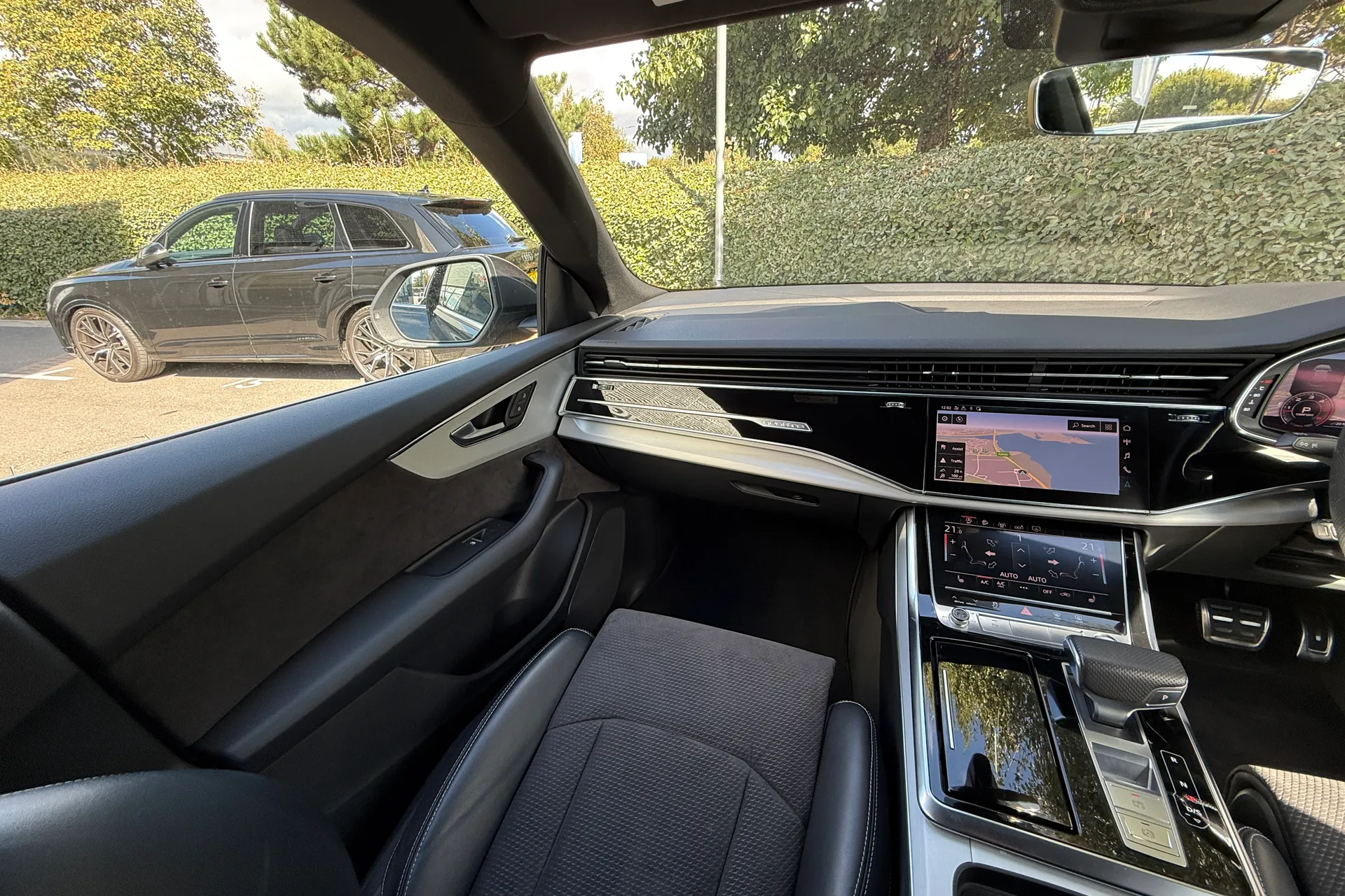 Audi Q8 thumbnail image number 45