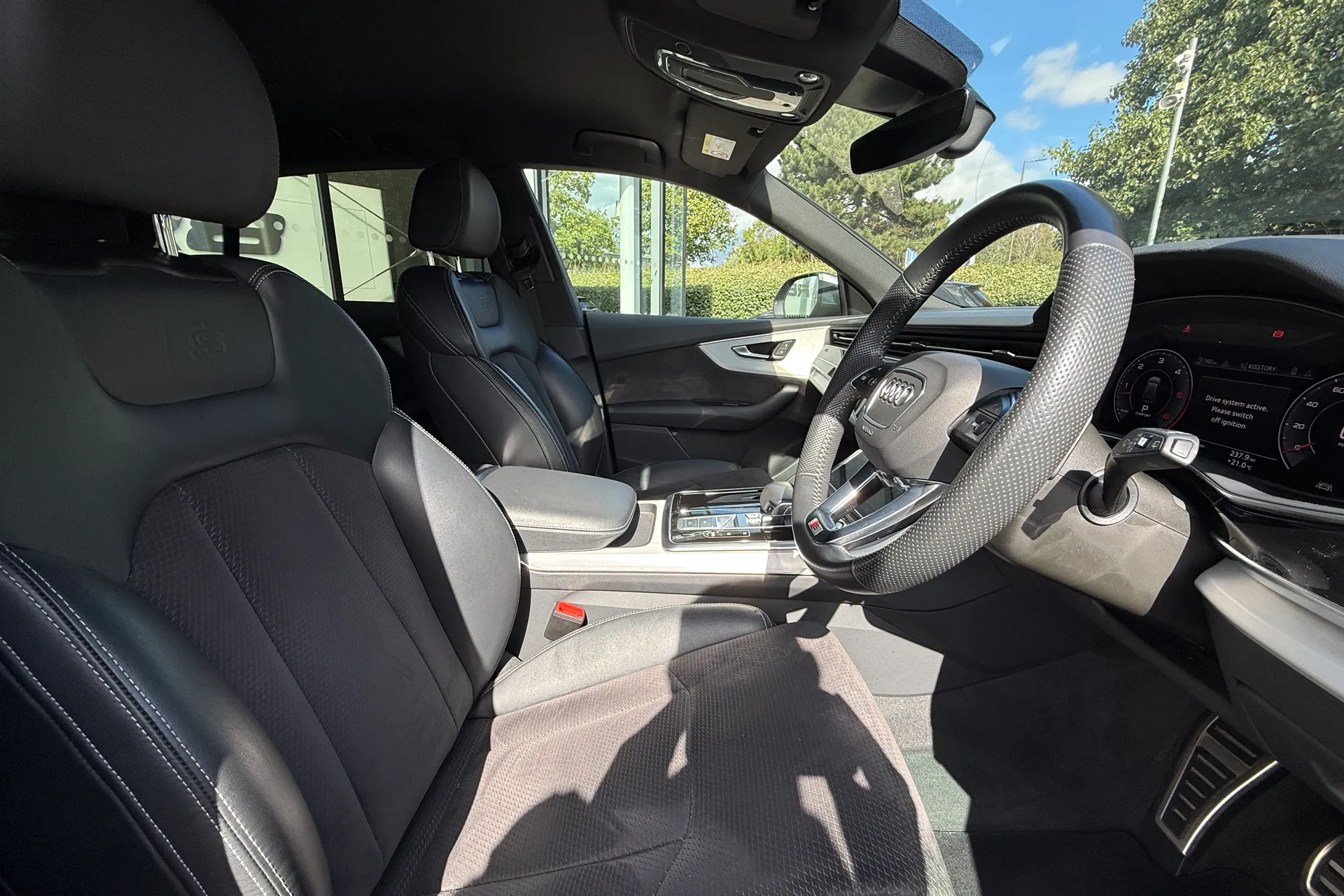 Audi Q8 thumbnail image number 13